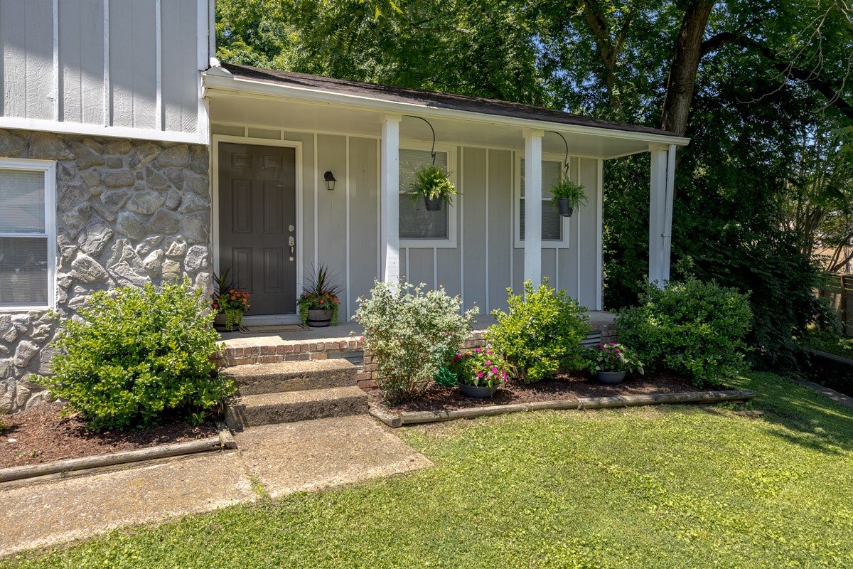 312 Ocala Cir, Nashville TN 37211 3-bed home, photo 3 of 59