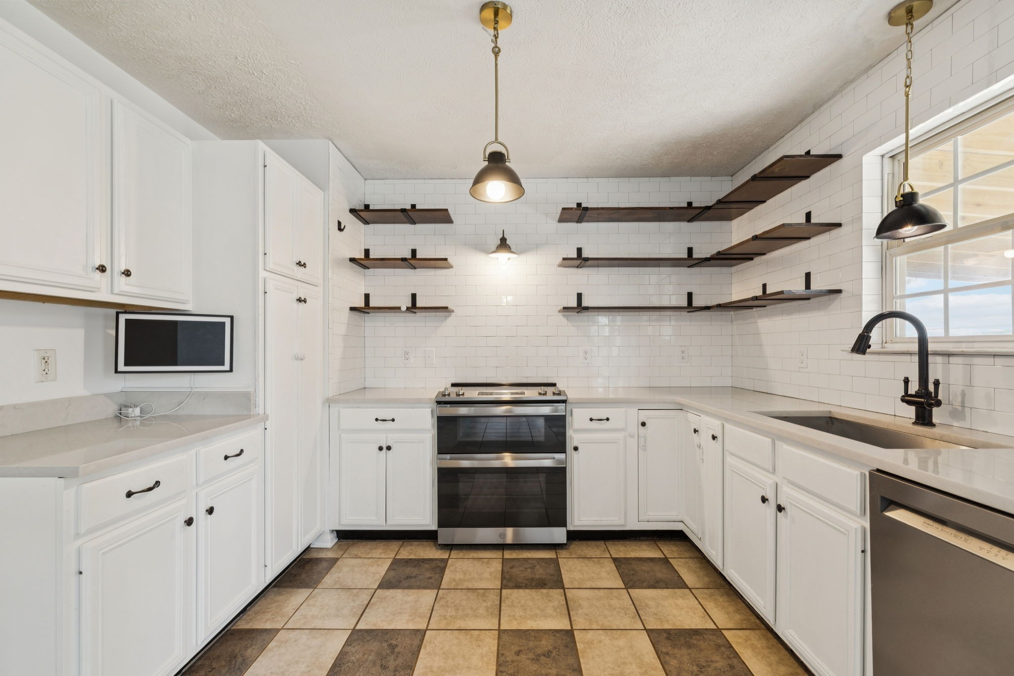 101 Briston Ct