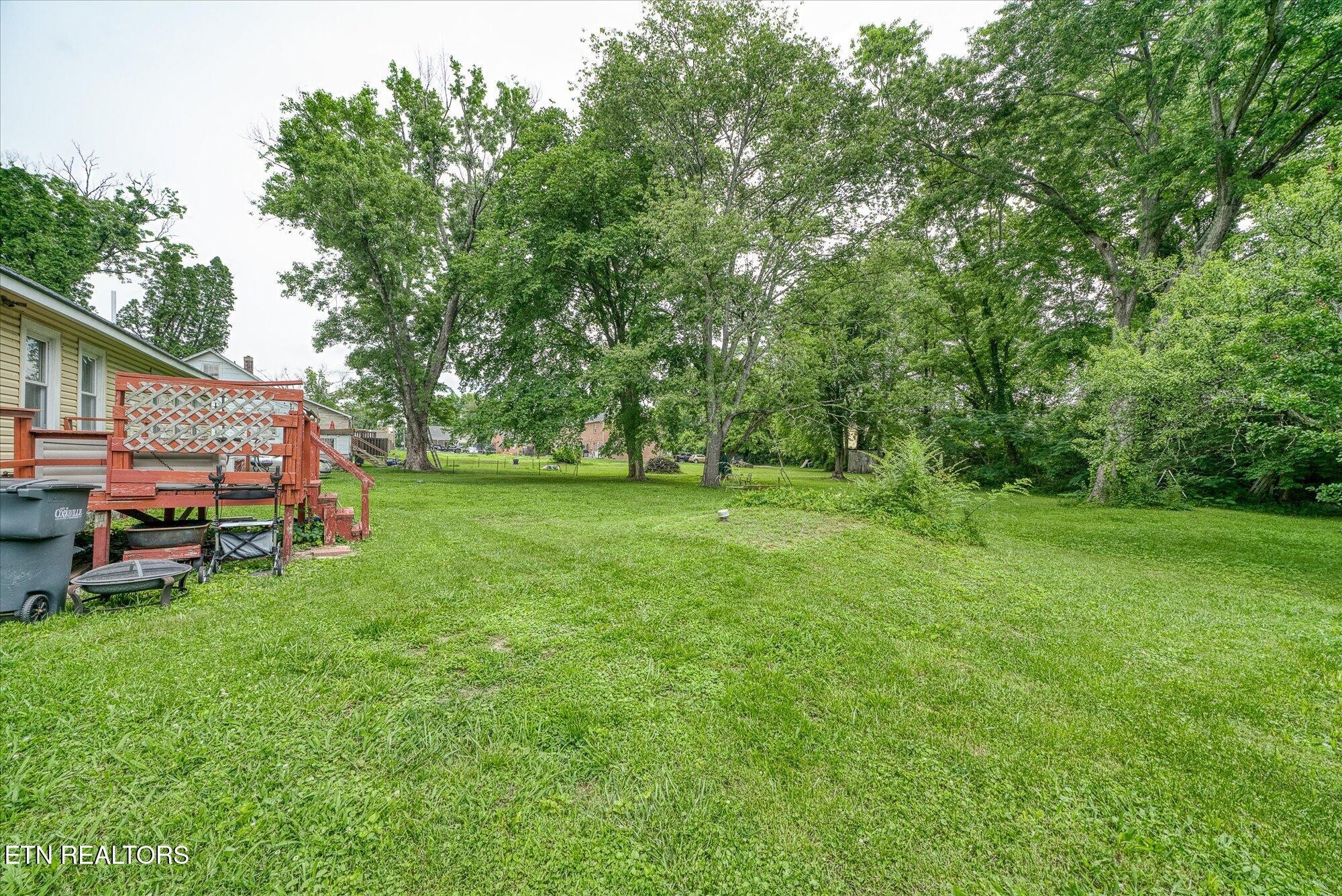 338 S Cedar Ave