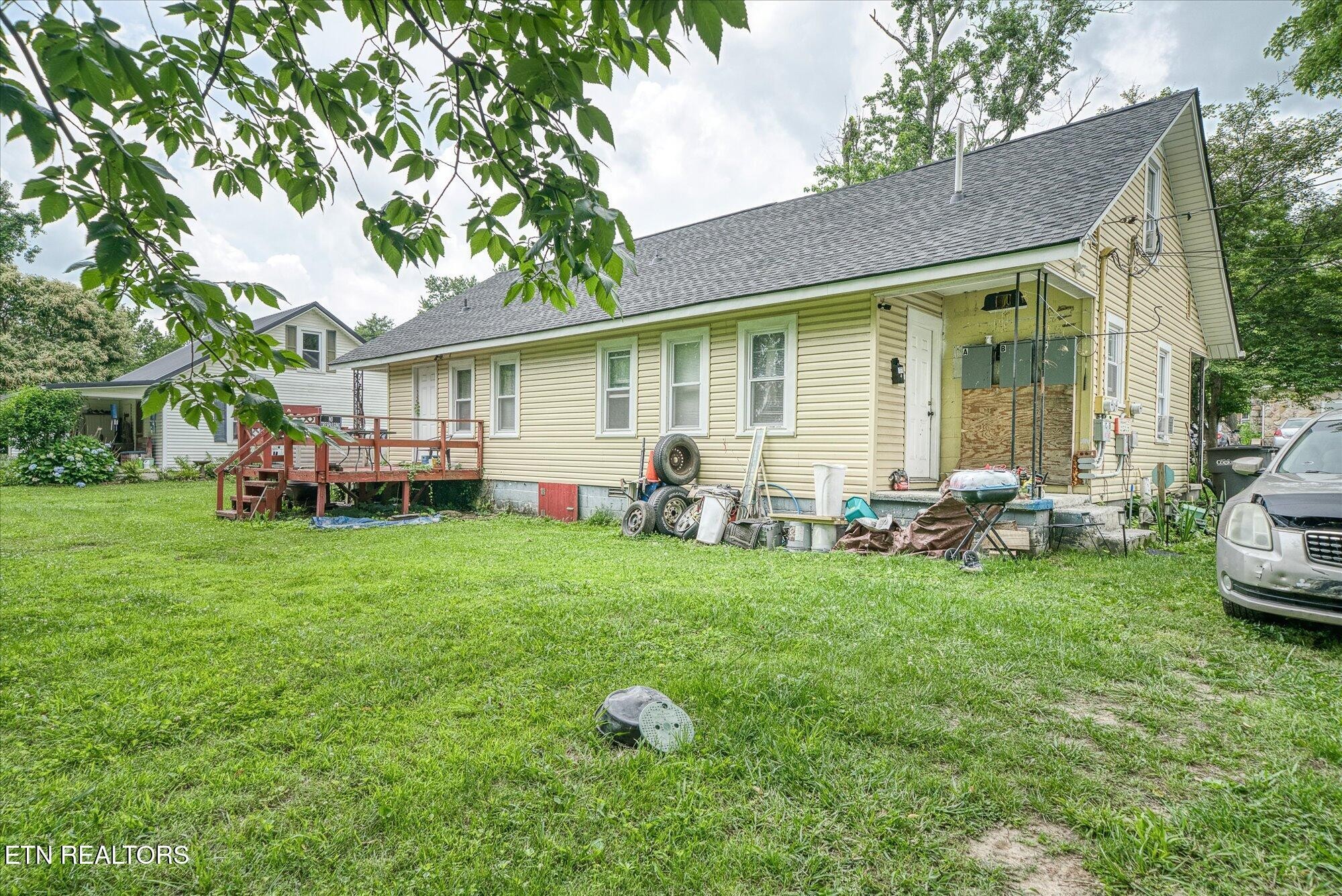 338 S Cedar Ave