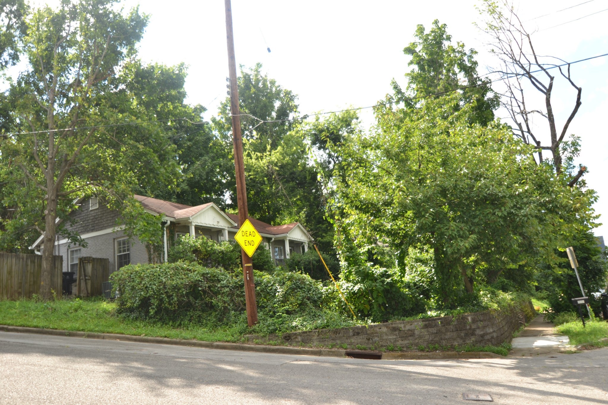 listing at 405 32nd Ave S, Nashville