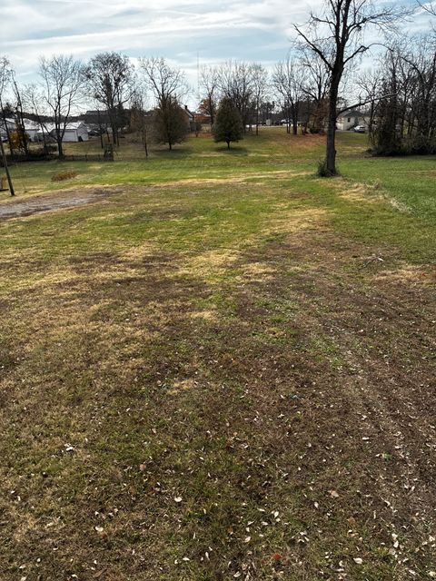 217 Church St Lafayette TN 37083