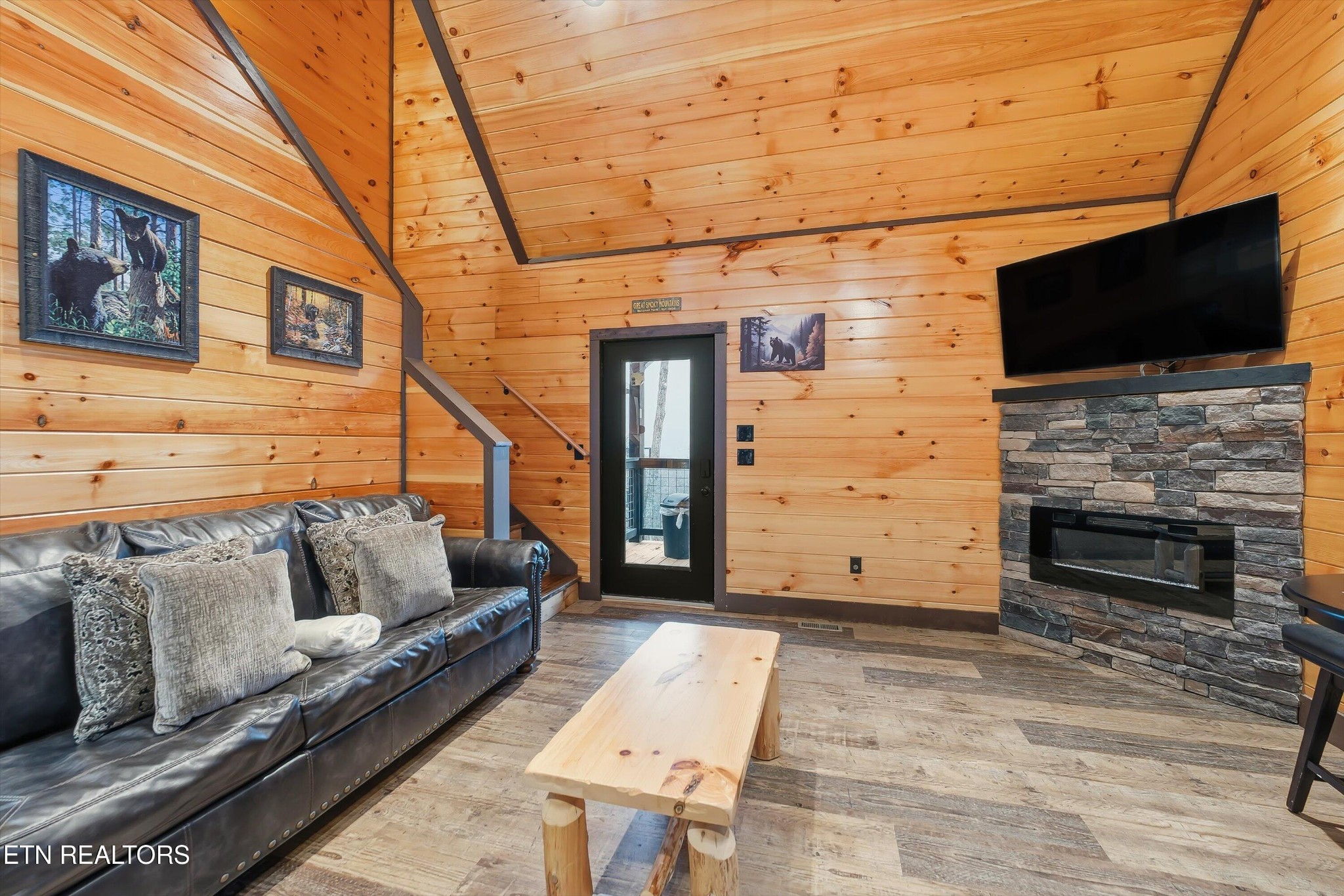 1104 Laddie Buck Lane