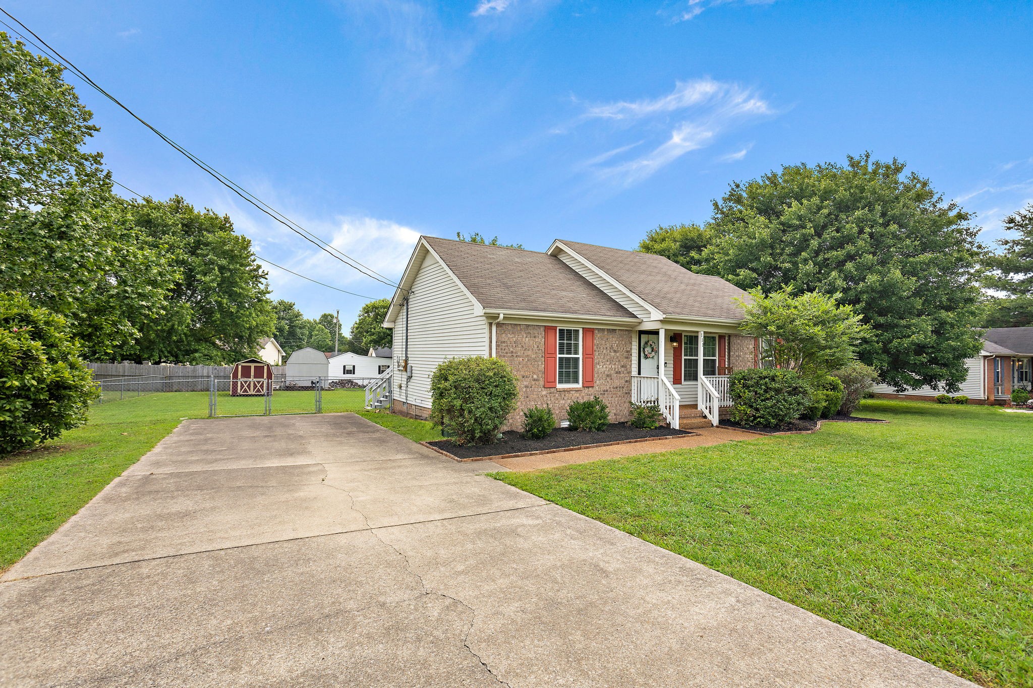 111 Ridgewood Dr