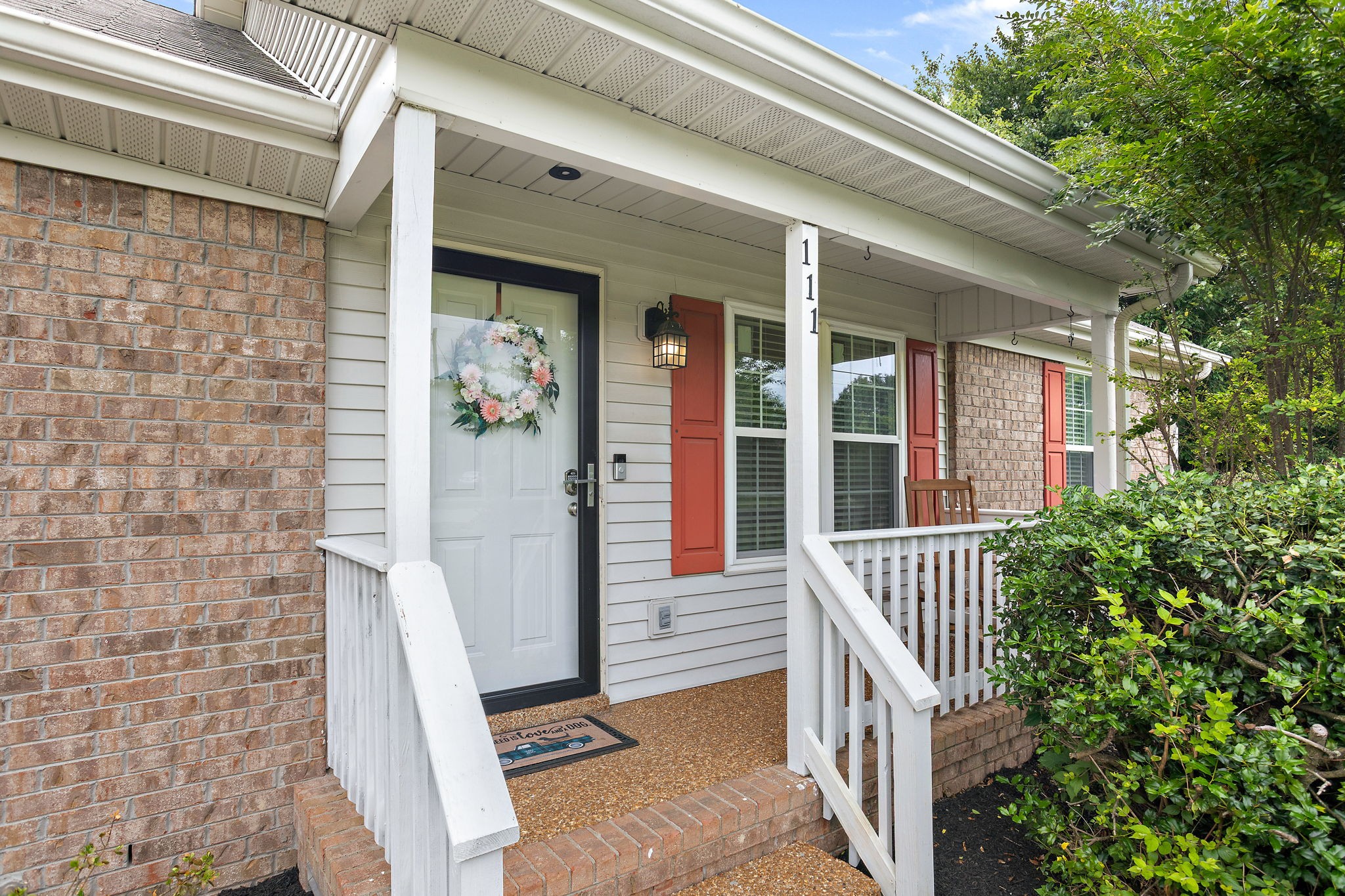 111 Ridgewood Dr