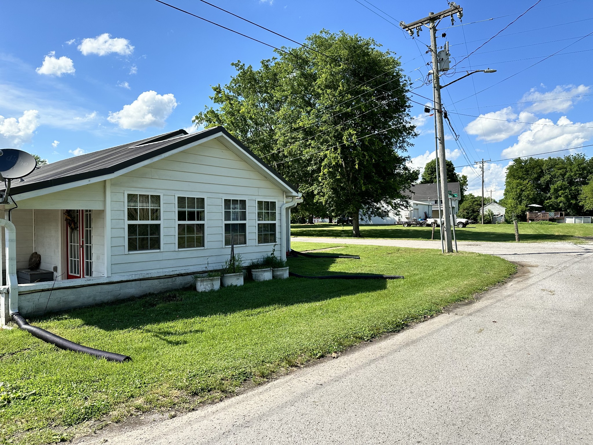 208 Wakefield Ave