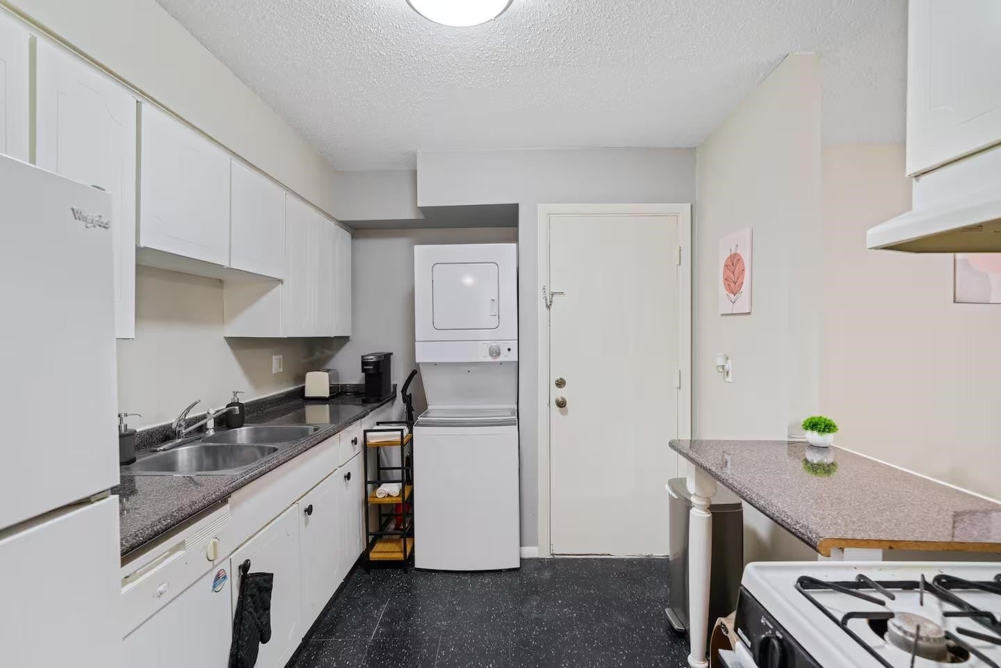 108 N BELVEDERE BLVD 18