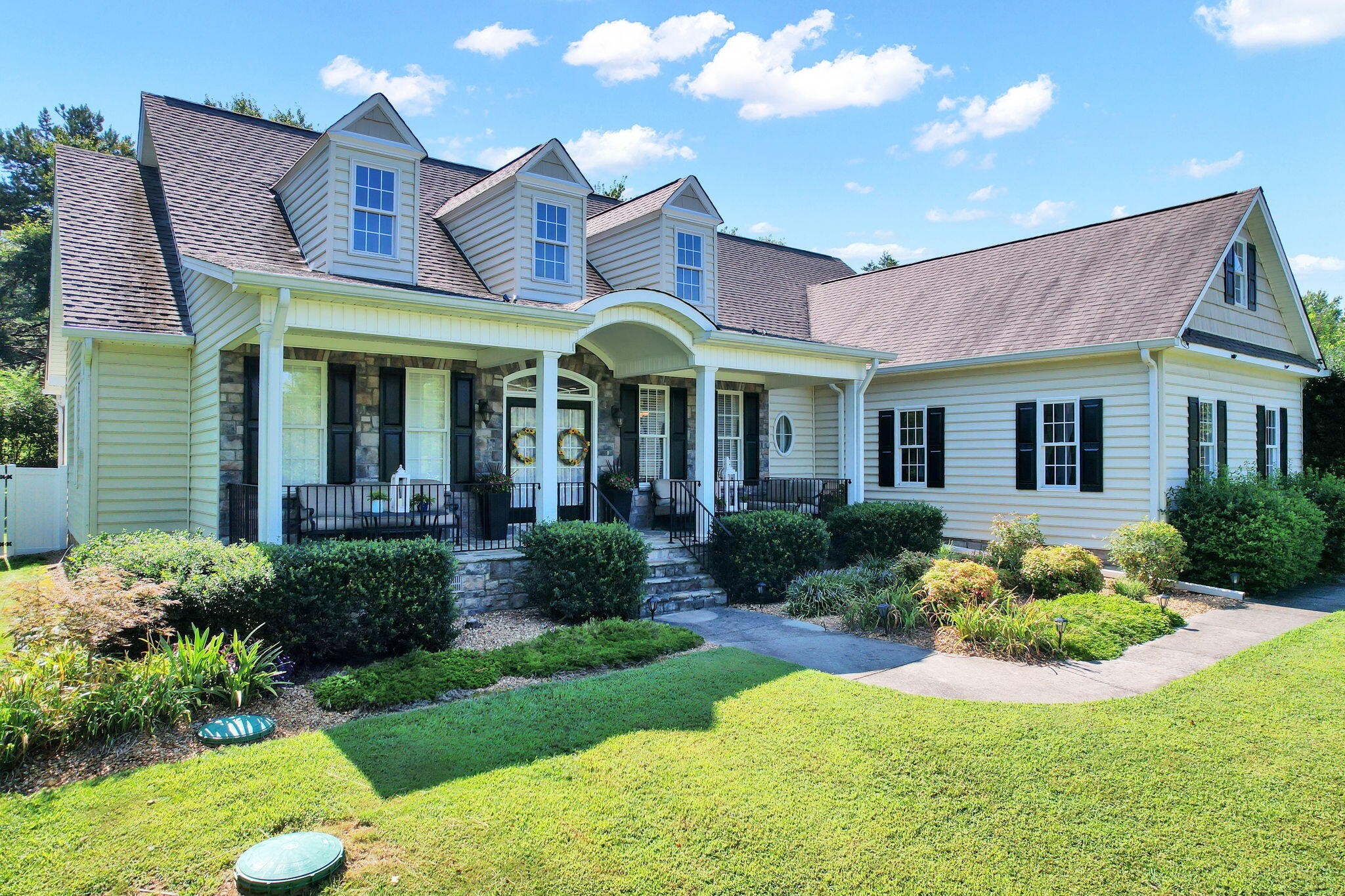 157 Covenant Drive NE