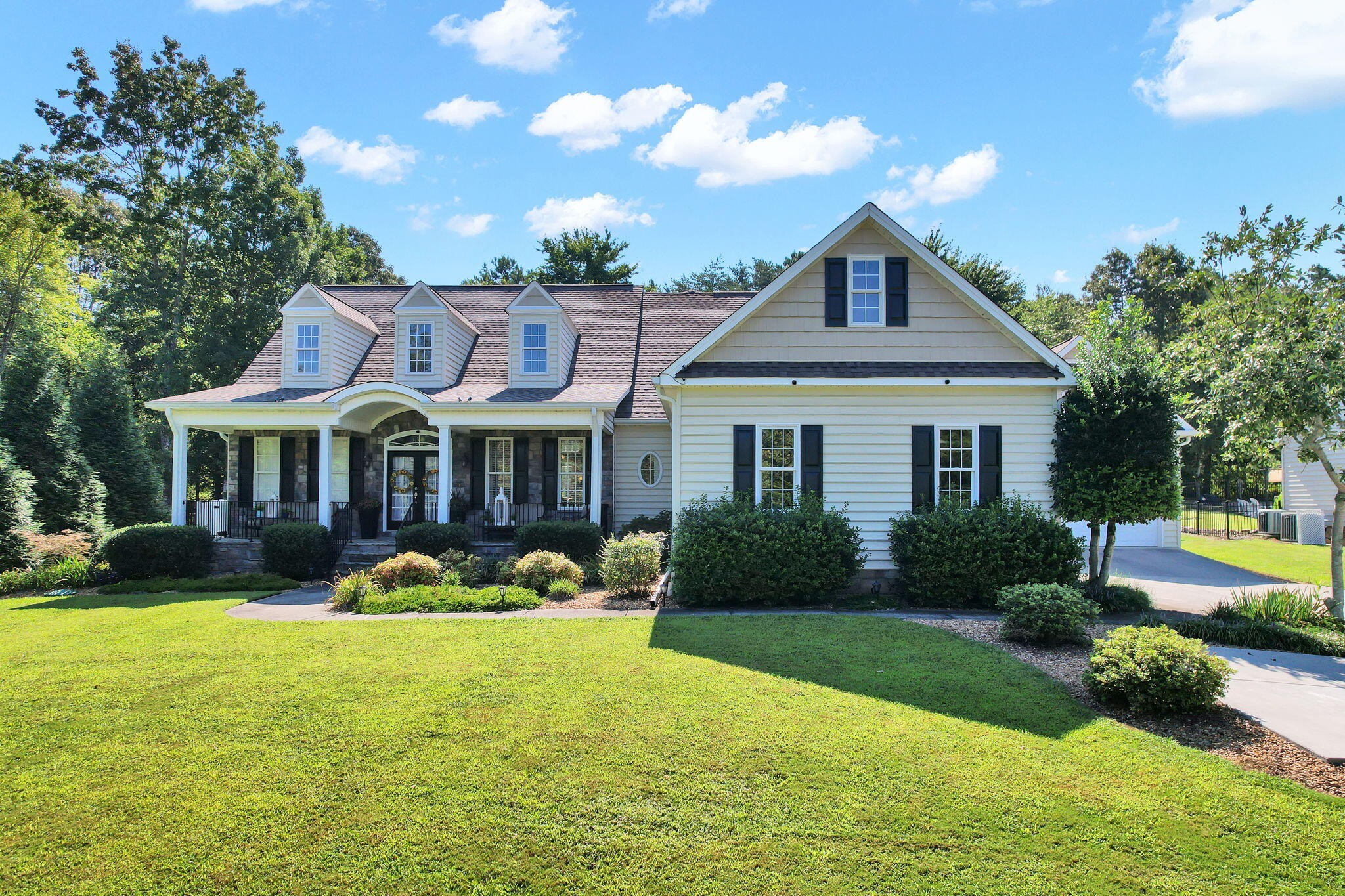 157 Covenant Drive NE
