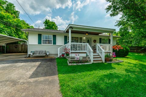 Photo of 1723 Longview Street, Hixson, TN 37343 (MLS # 3306548)