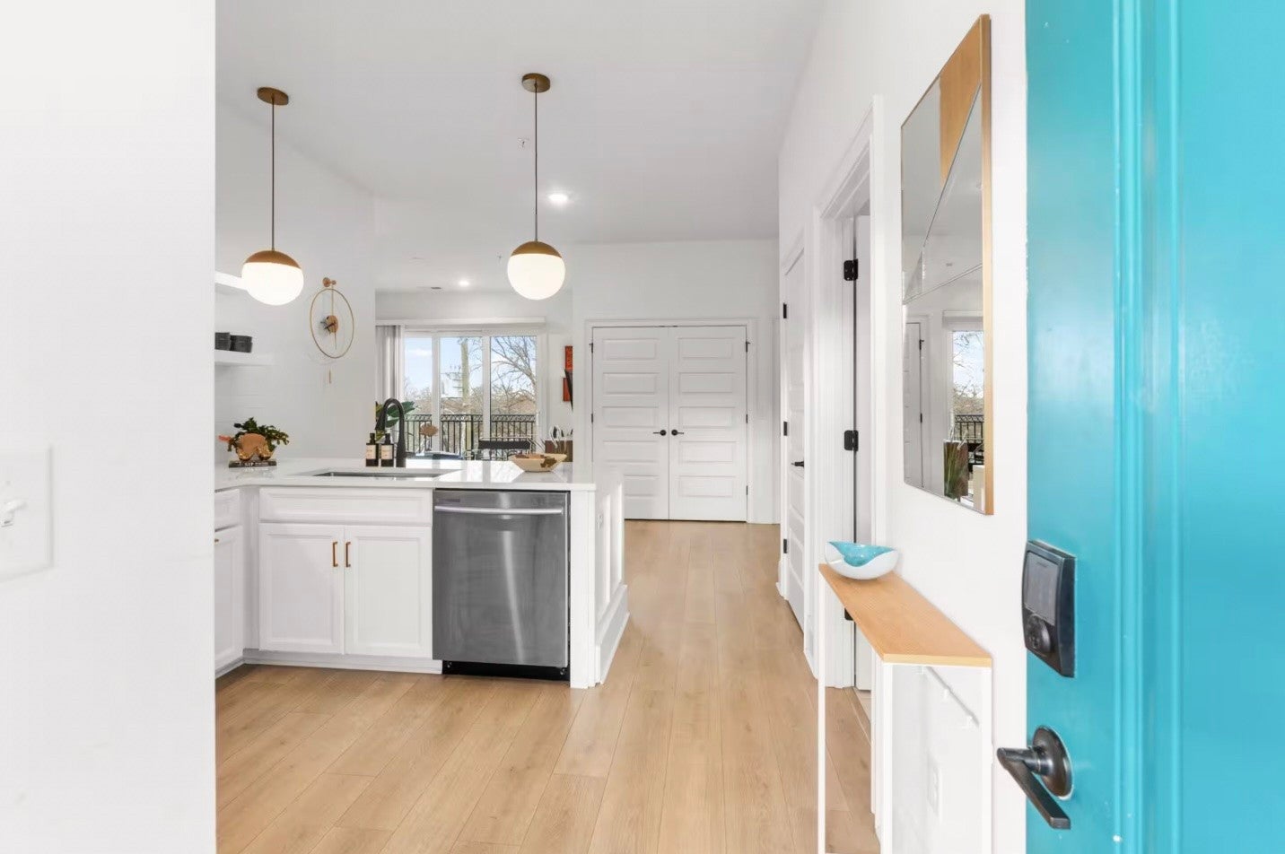Search Listings 3 404 Douglas Ave