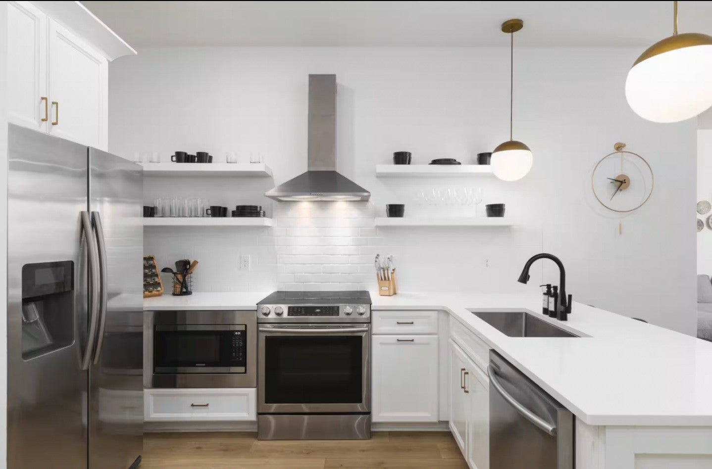 Search Listings 4 404 Douglas Ave