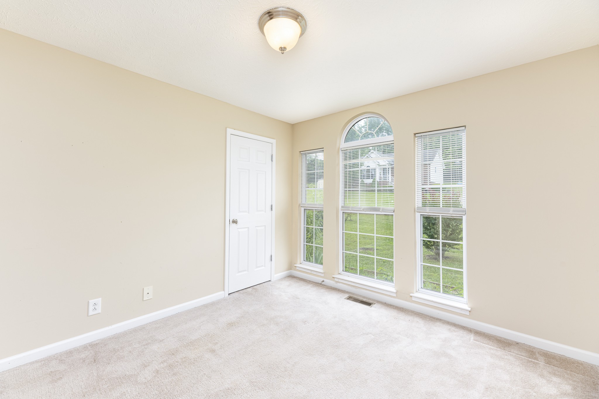 Greenbrier, Tennessee 37073, United States, 3 Bedrooms Bedrooms, ,2 BathroomsBathrooms,Residential,Active,146026