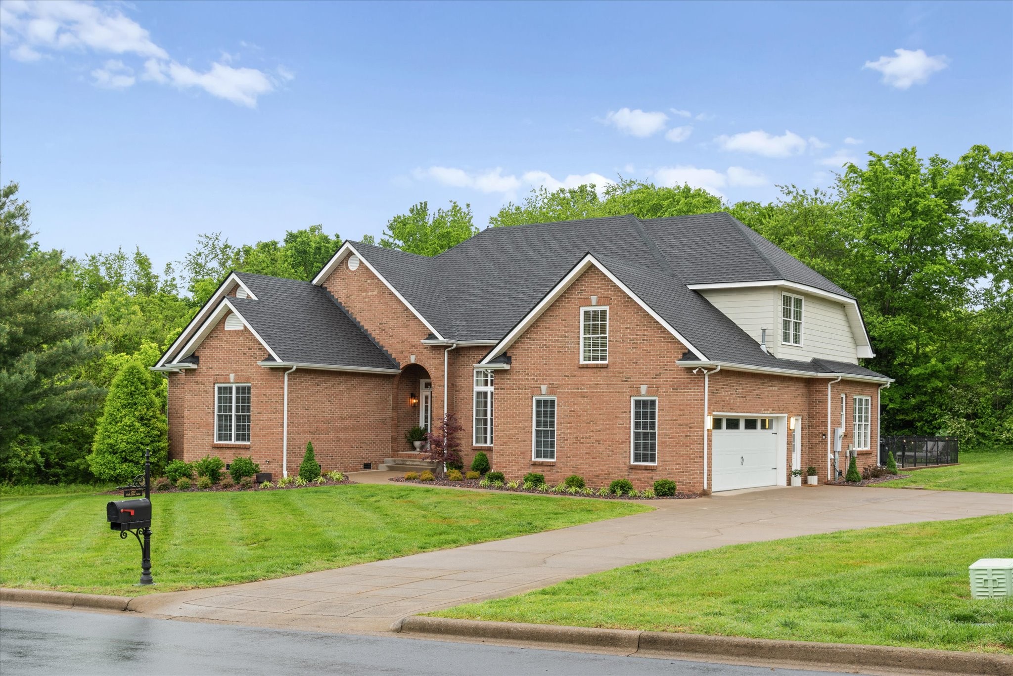 2988 Oak Glen Ln