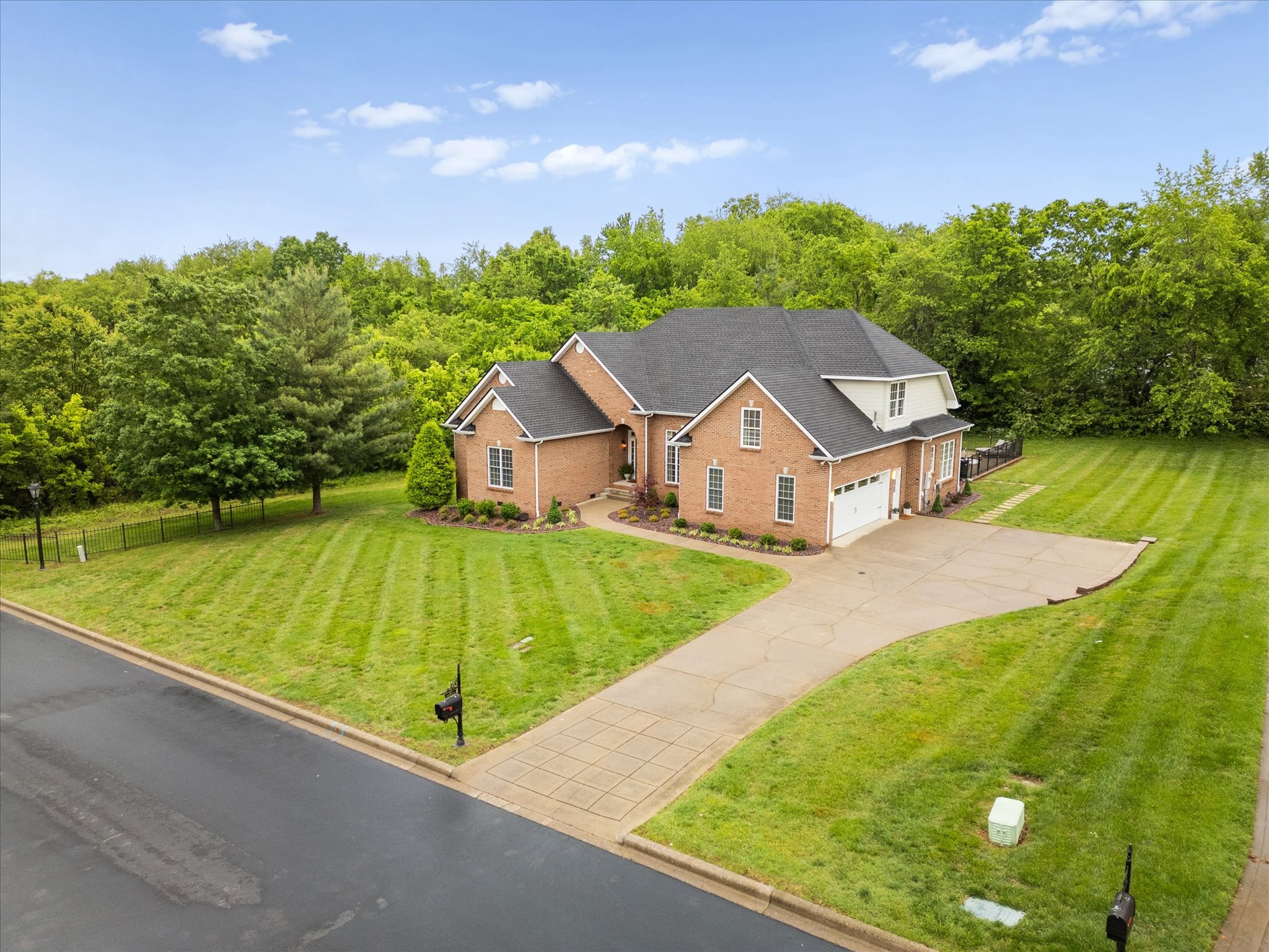 2988 Oak Glen Ln