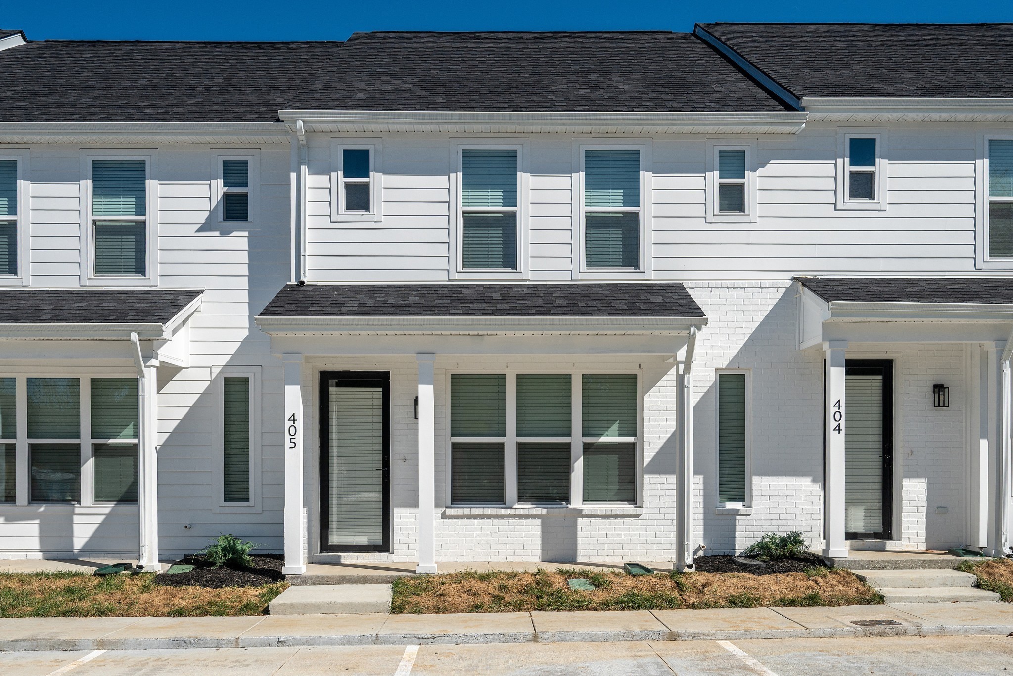 405 Curtis Hilton Way