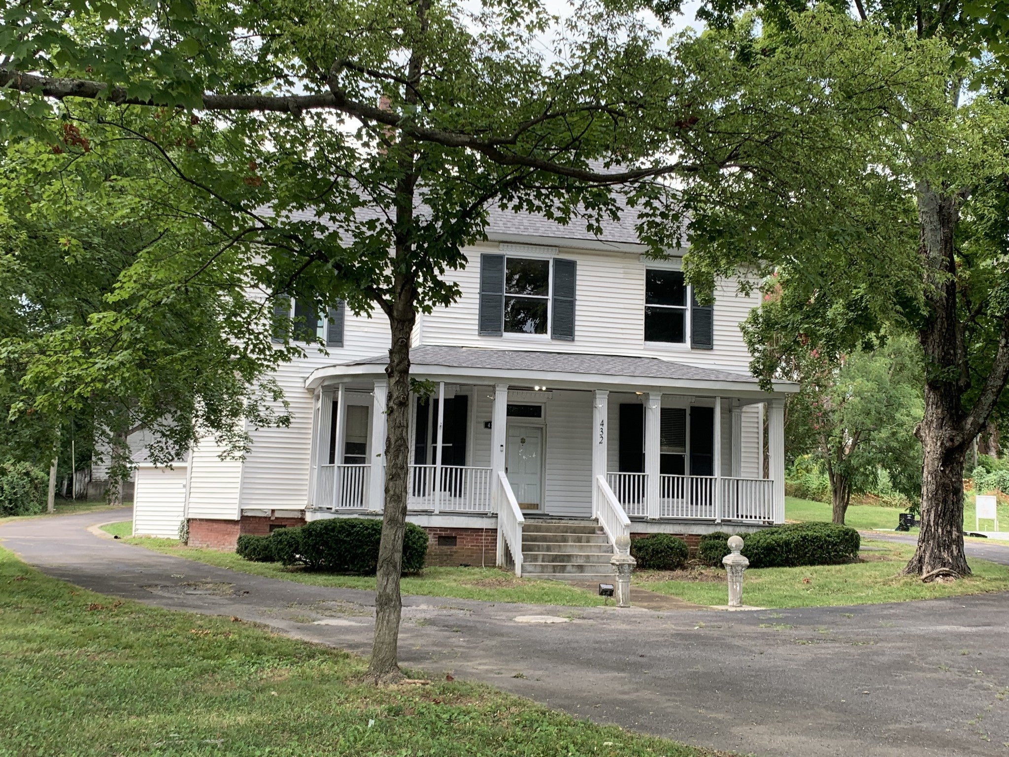 Photo 1 of 21 — 432 E Main St, Gallatin, TN 37066