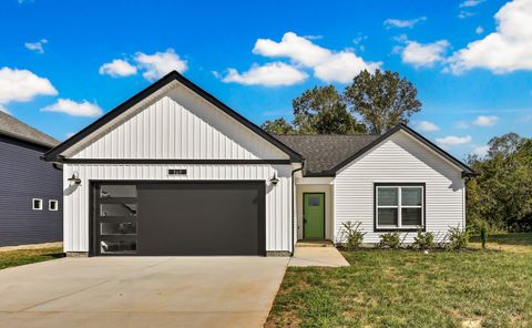 2689 Brewster Dr Clarksville TN 37042