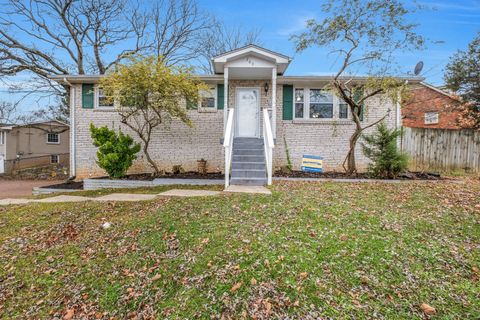 Photo of 200 Bonnaoaks Dr, Hermitage, TN 37076 (MLS # 3061178)