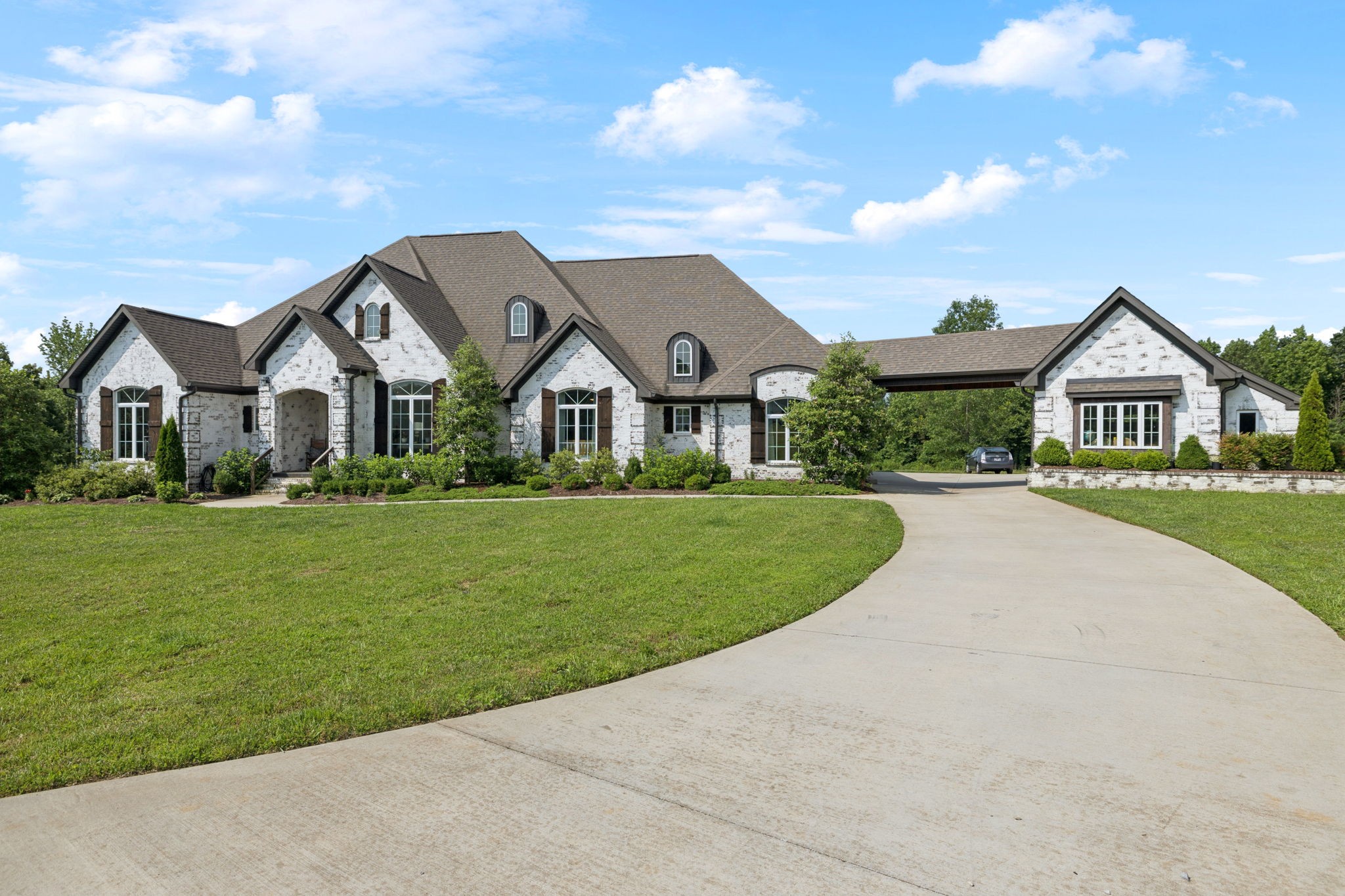 2999 Lewisburg Hwy