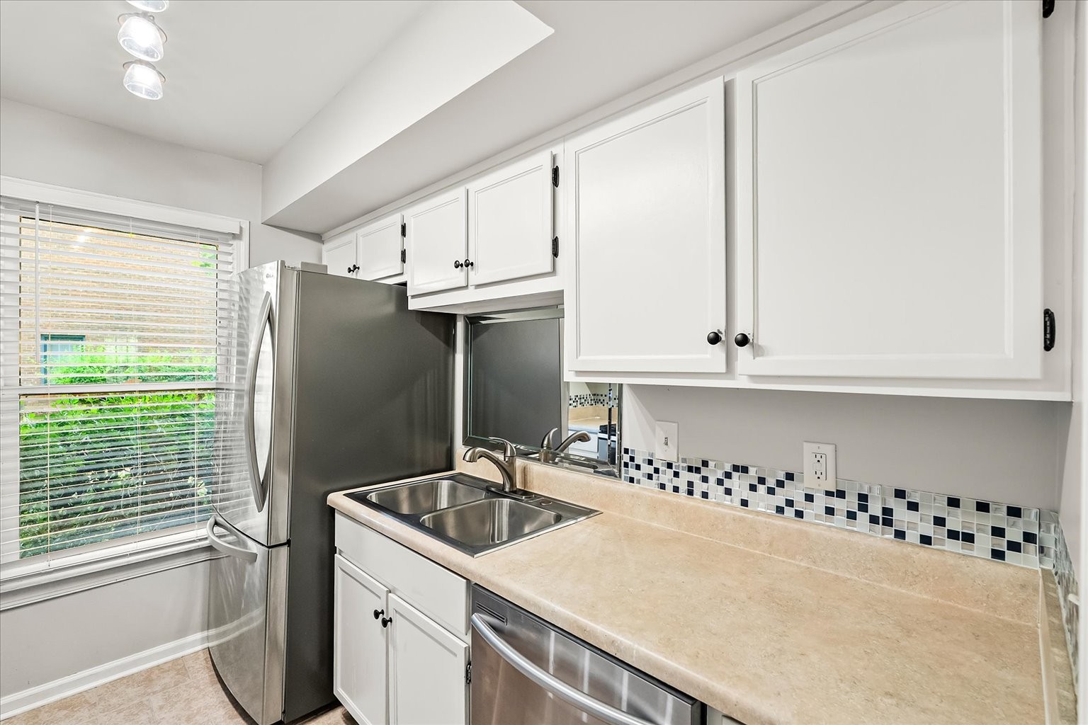 323 Westfield Dr
