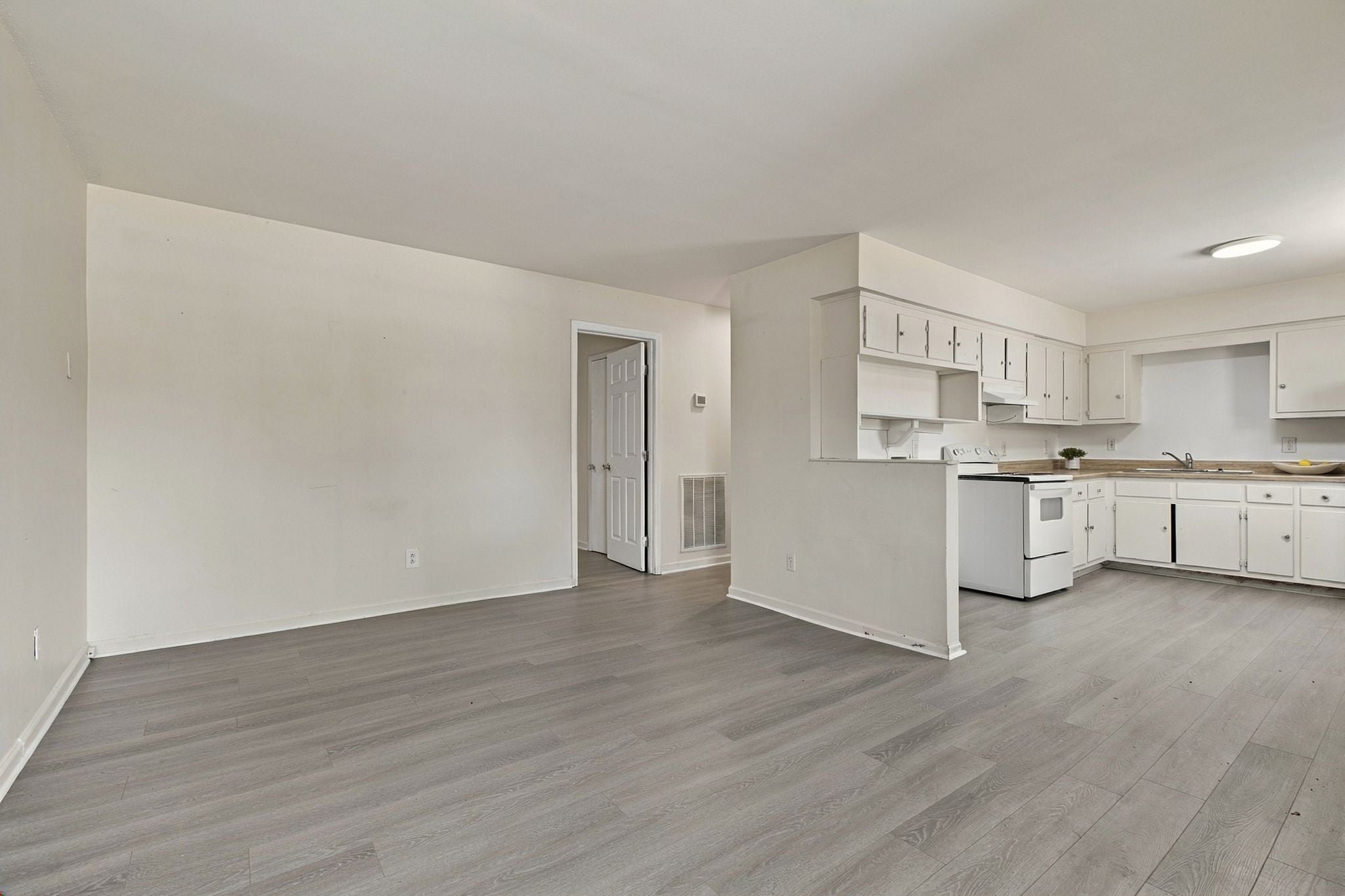 1004 Central Valley Ct