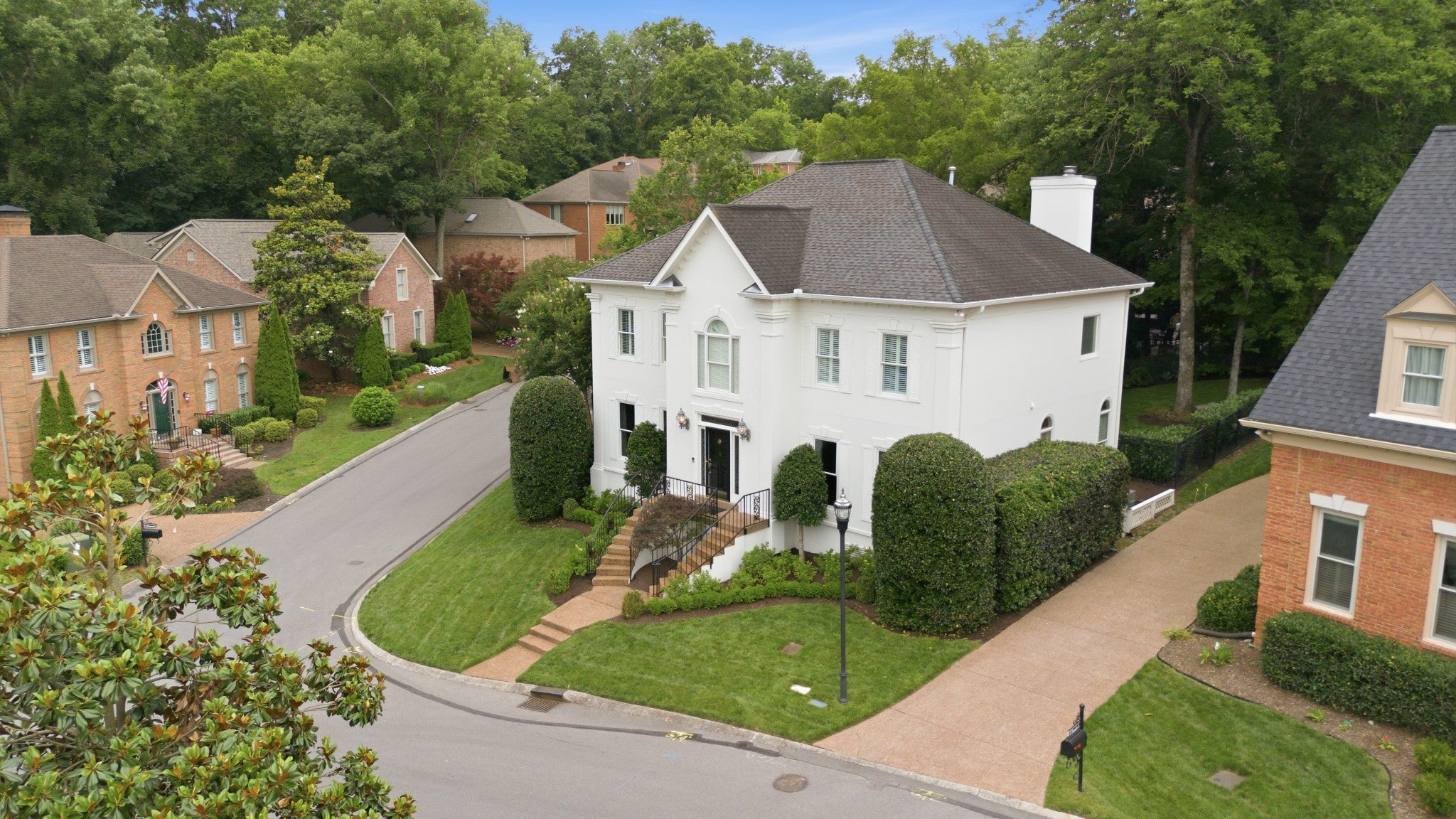 4-bed home sold in Nashville, TN 37215, 11 Thorndale Court 11 Thorndale Court, Nashville TN 37215 4-bed home, photo 2 of 30