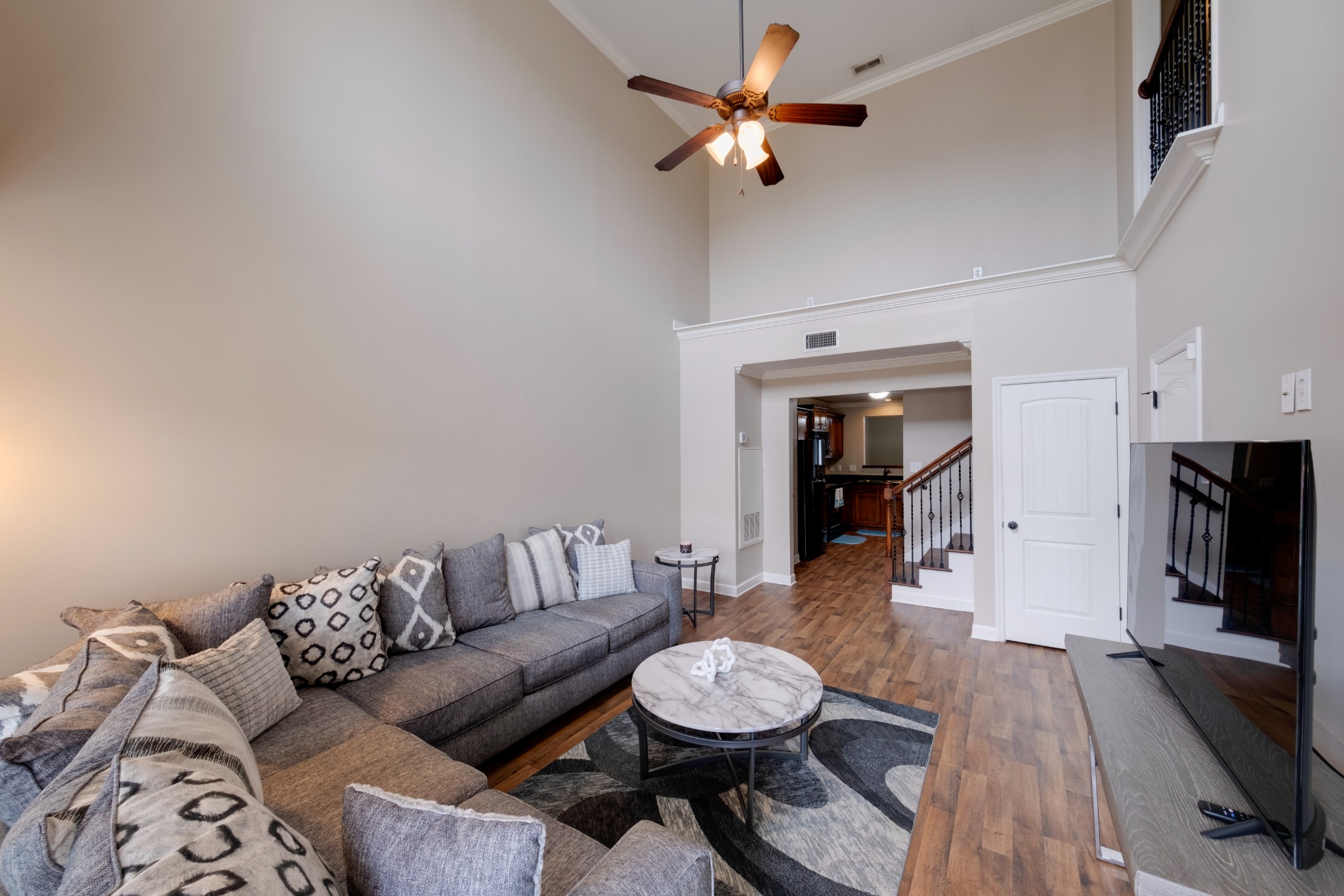 4211 Aurora Cir 5