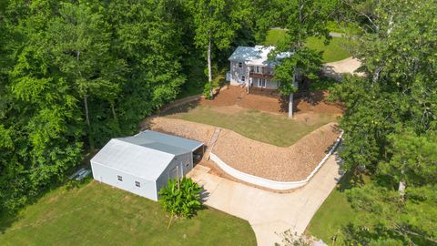 6084 S Main St Lobelville TN 37097
