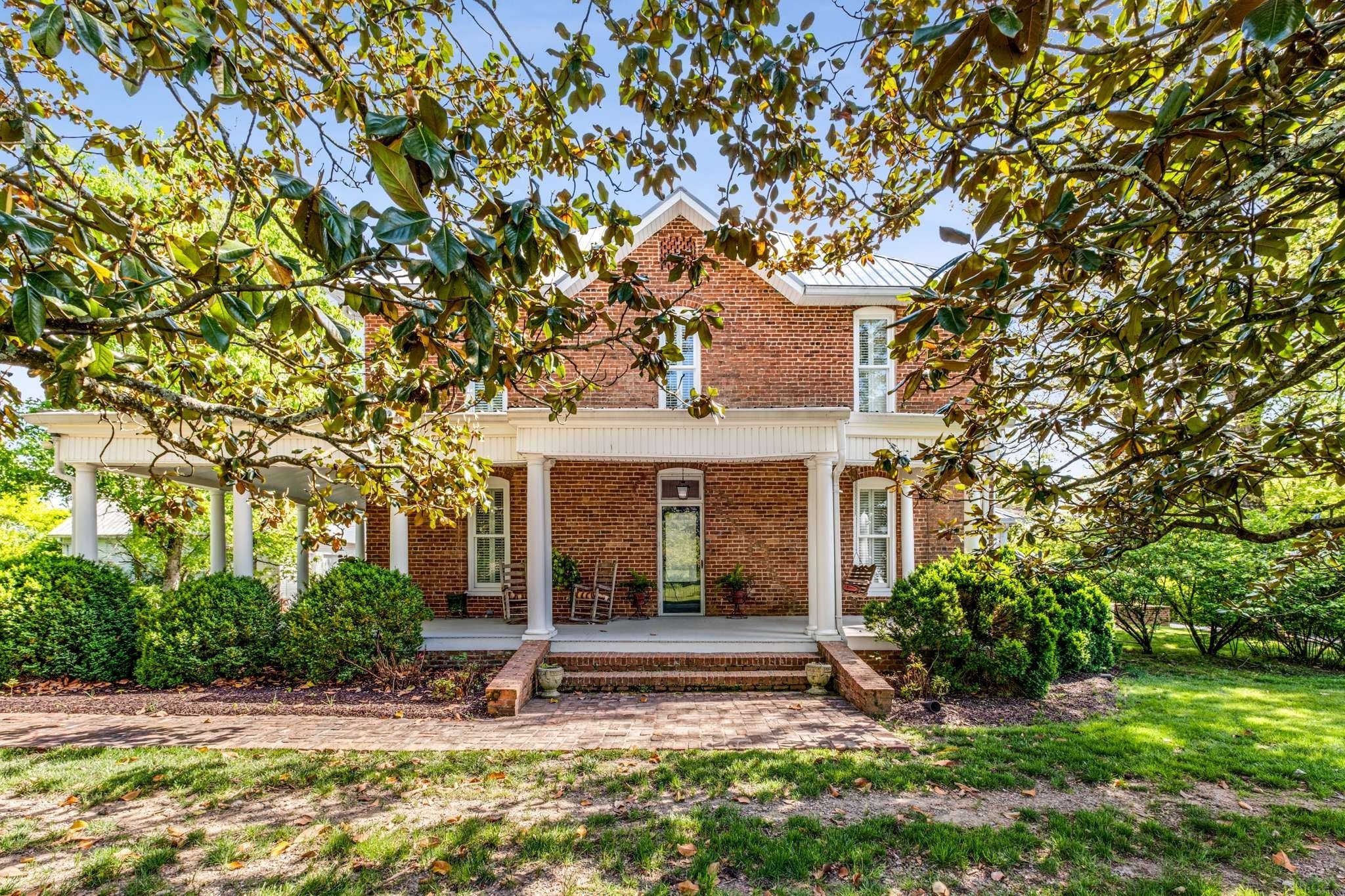 405 Webb Rd W