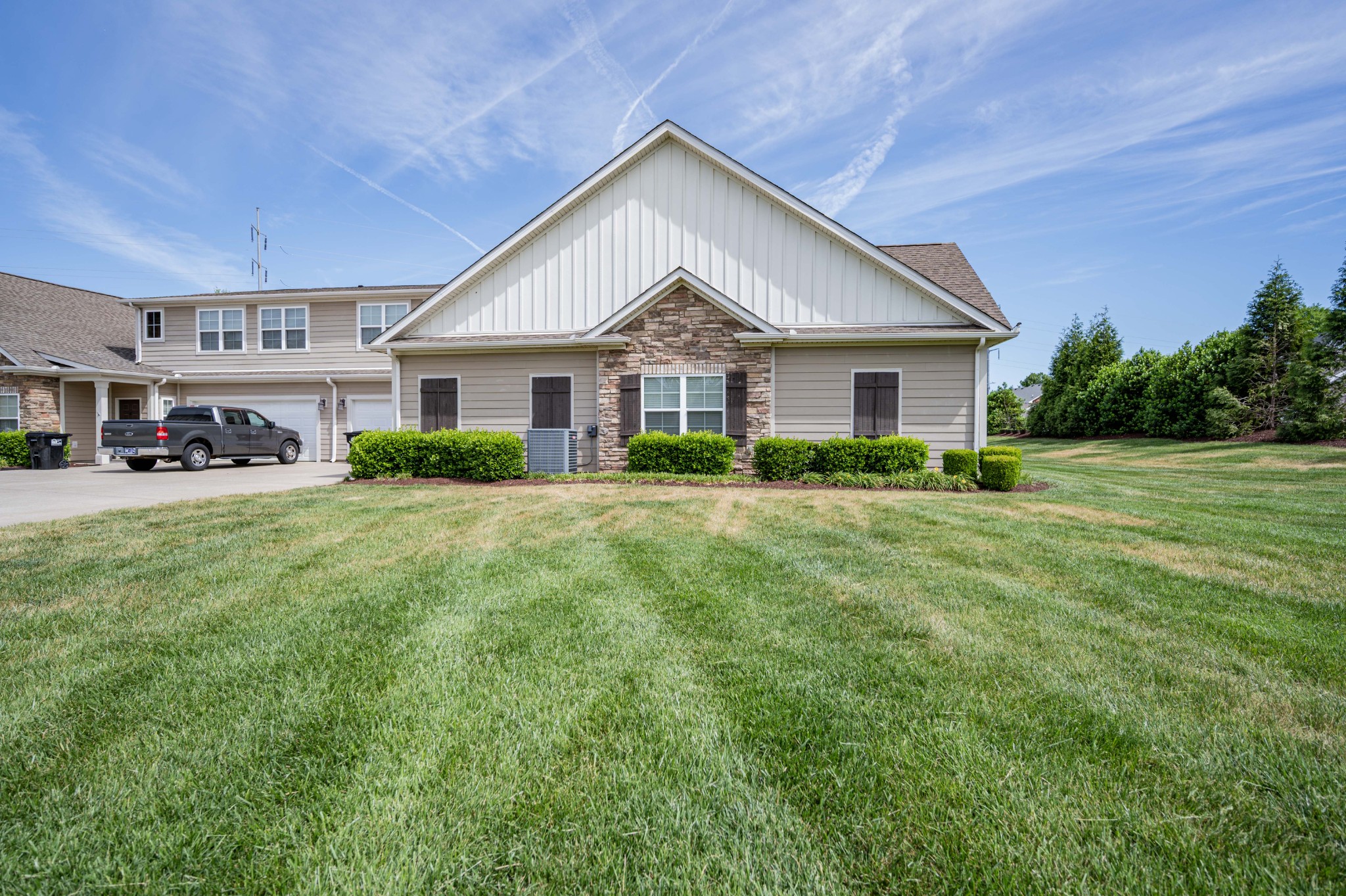 2135 Stonecenter Ln