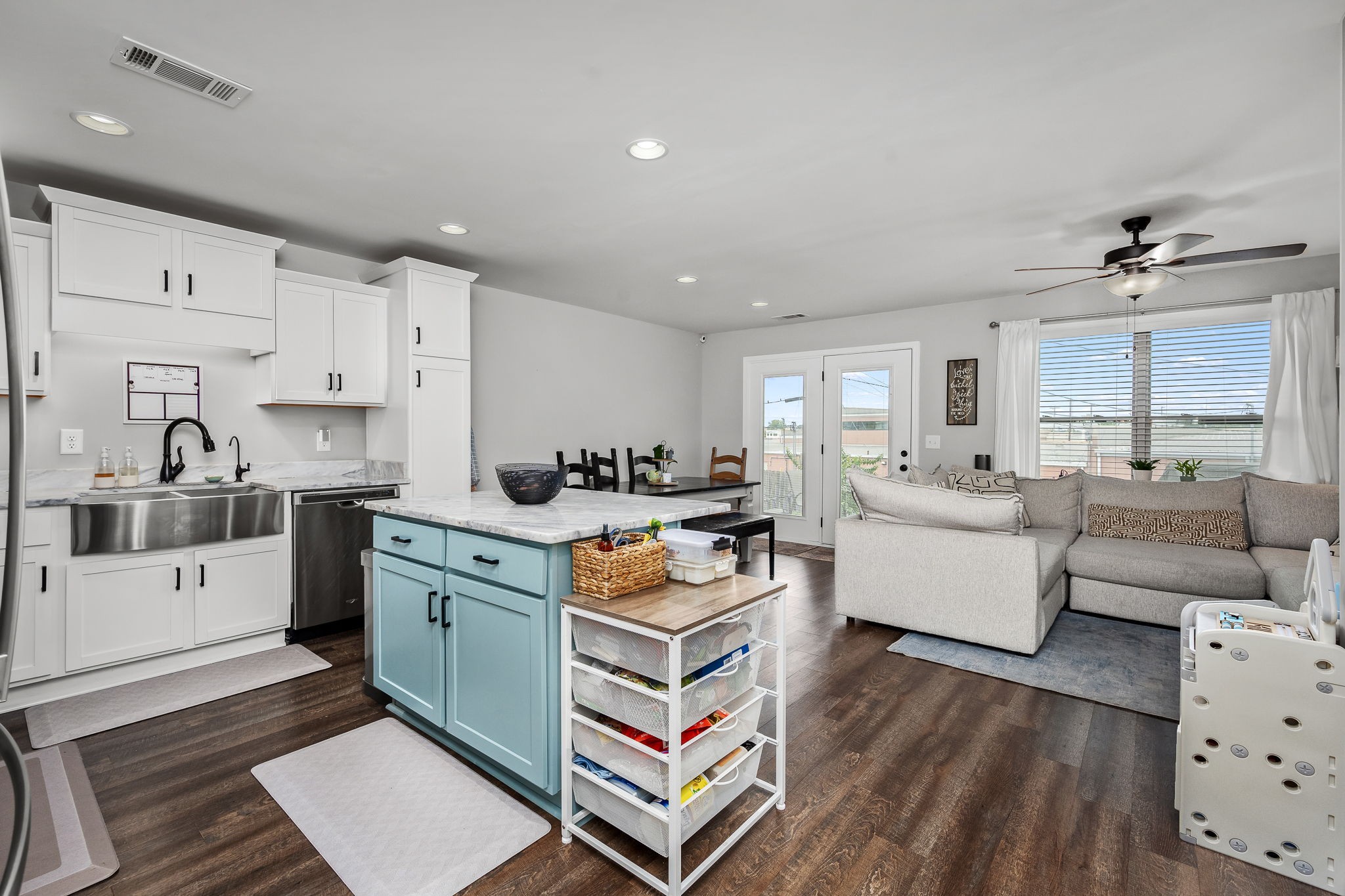 249 Signature Pl - Photo 4