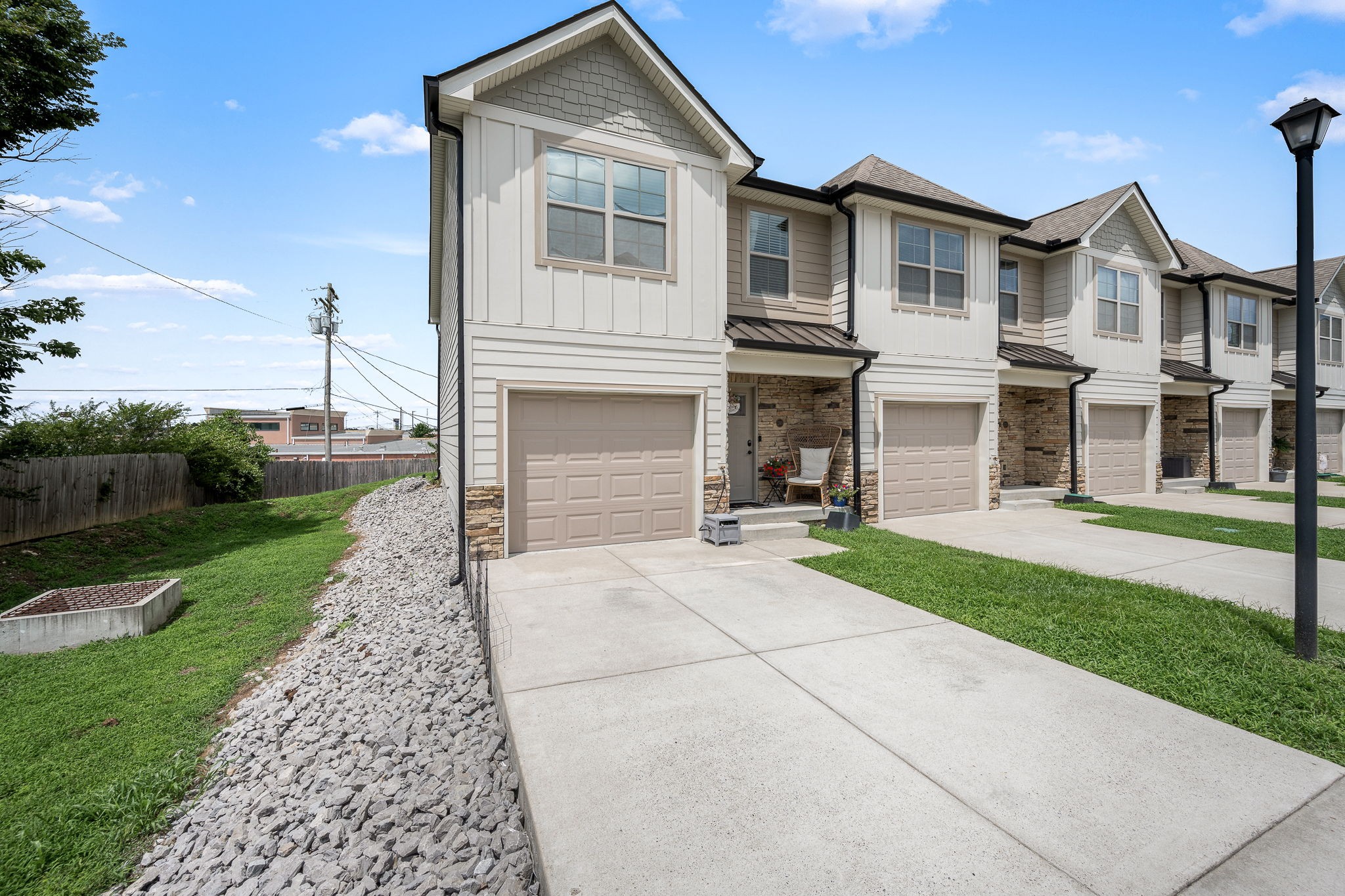 249 Signature Pl - Photo 3