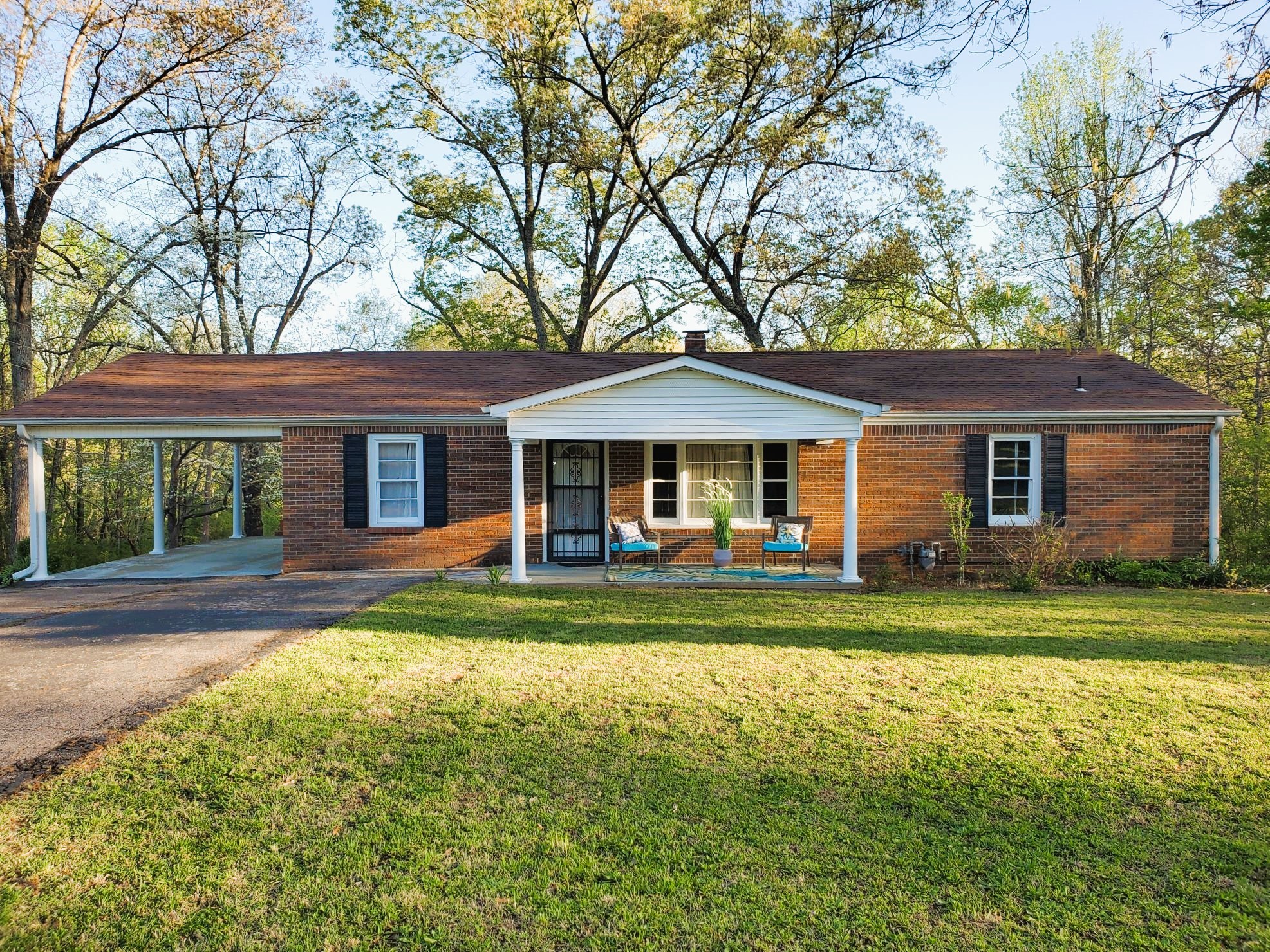 280 Blackberry Rd