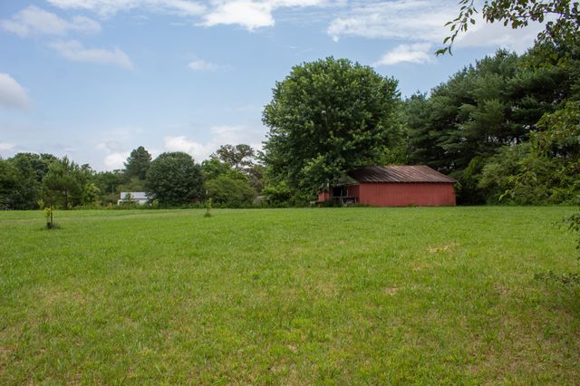 137 James Robert Ln