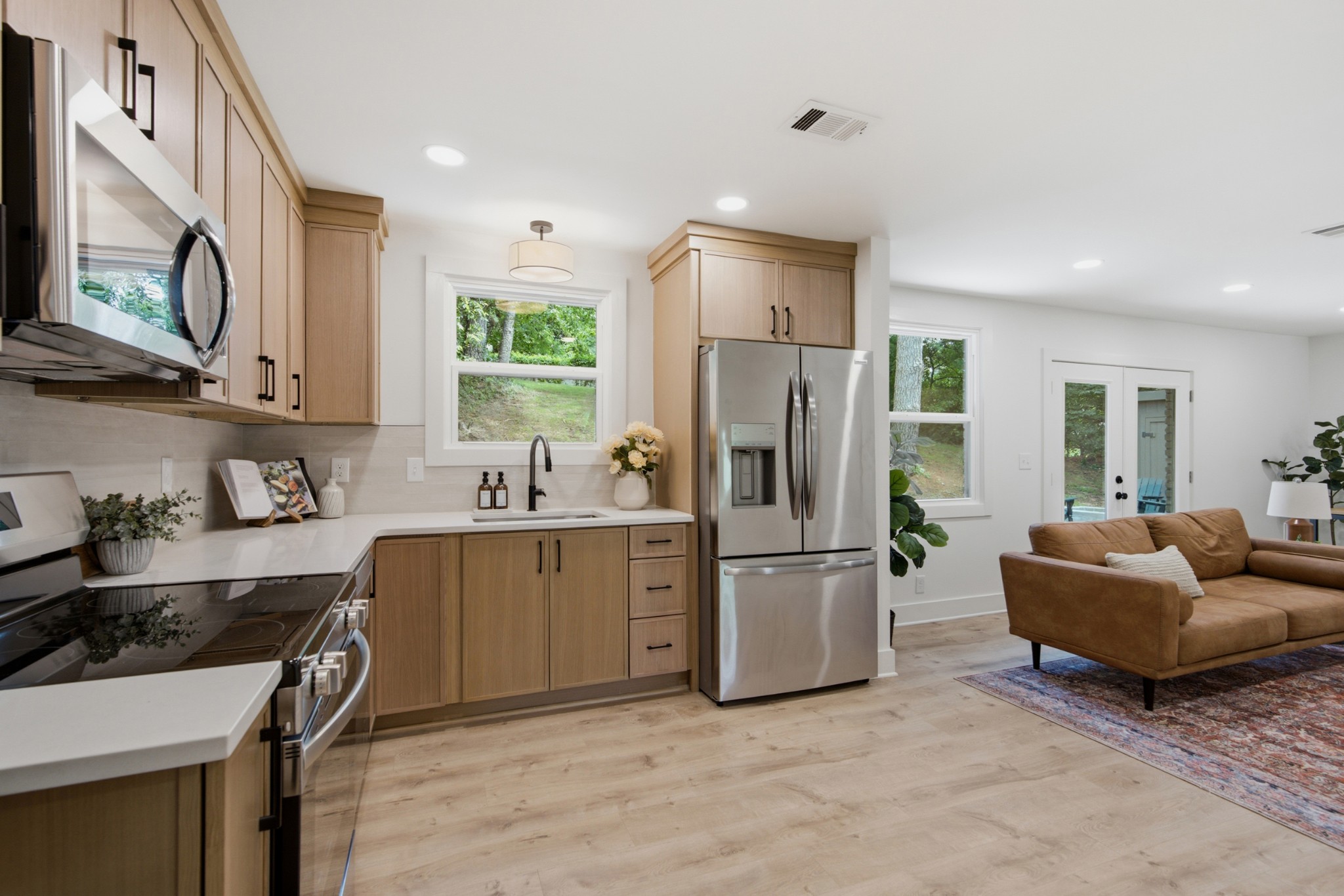 606 Huntington Pkwy