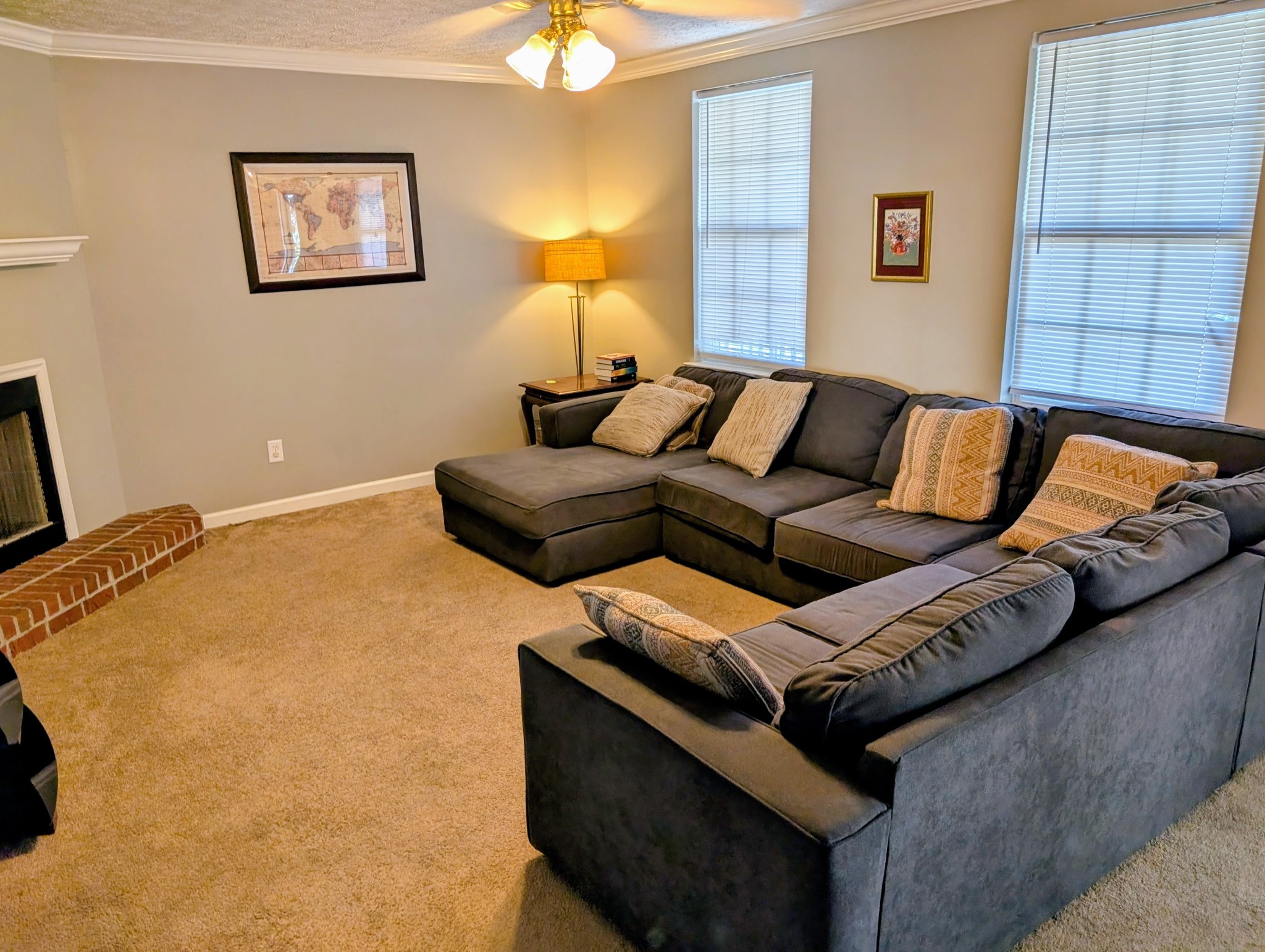 104 E Ridge Ct
