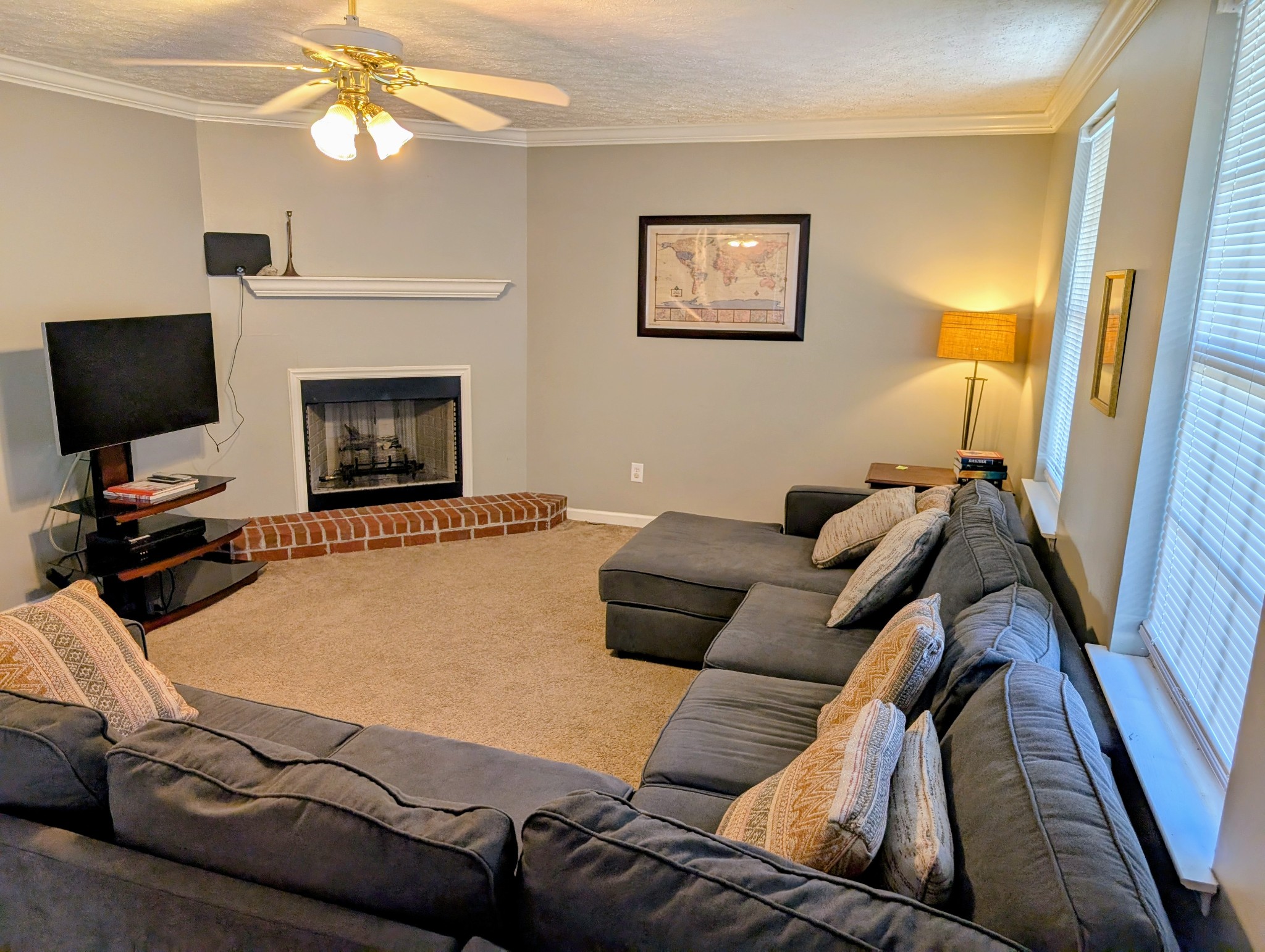 104 E Ridge Ct