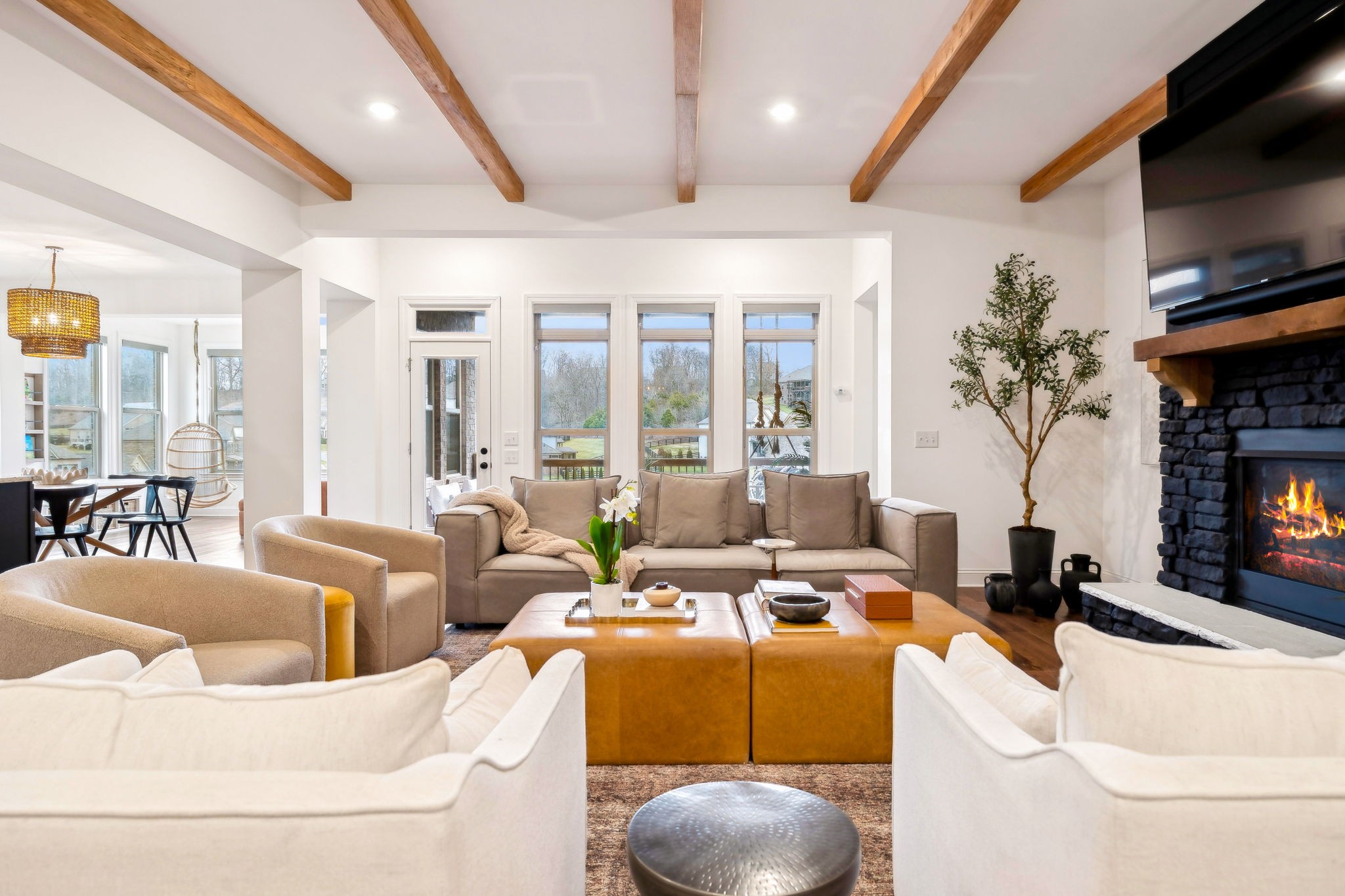 7060 Crimson Leaf Ln