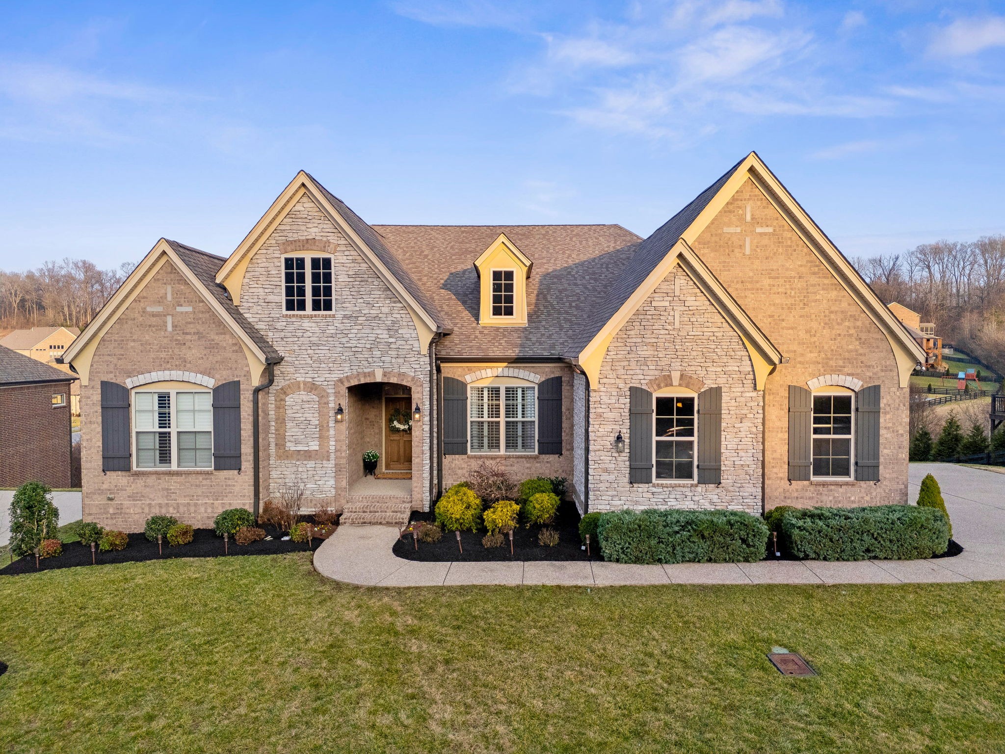 7060 Crimson Leaf Ln