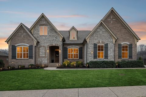 7060 Crimson Leaf Ln College Grove TN 37046