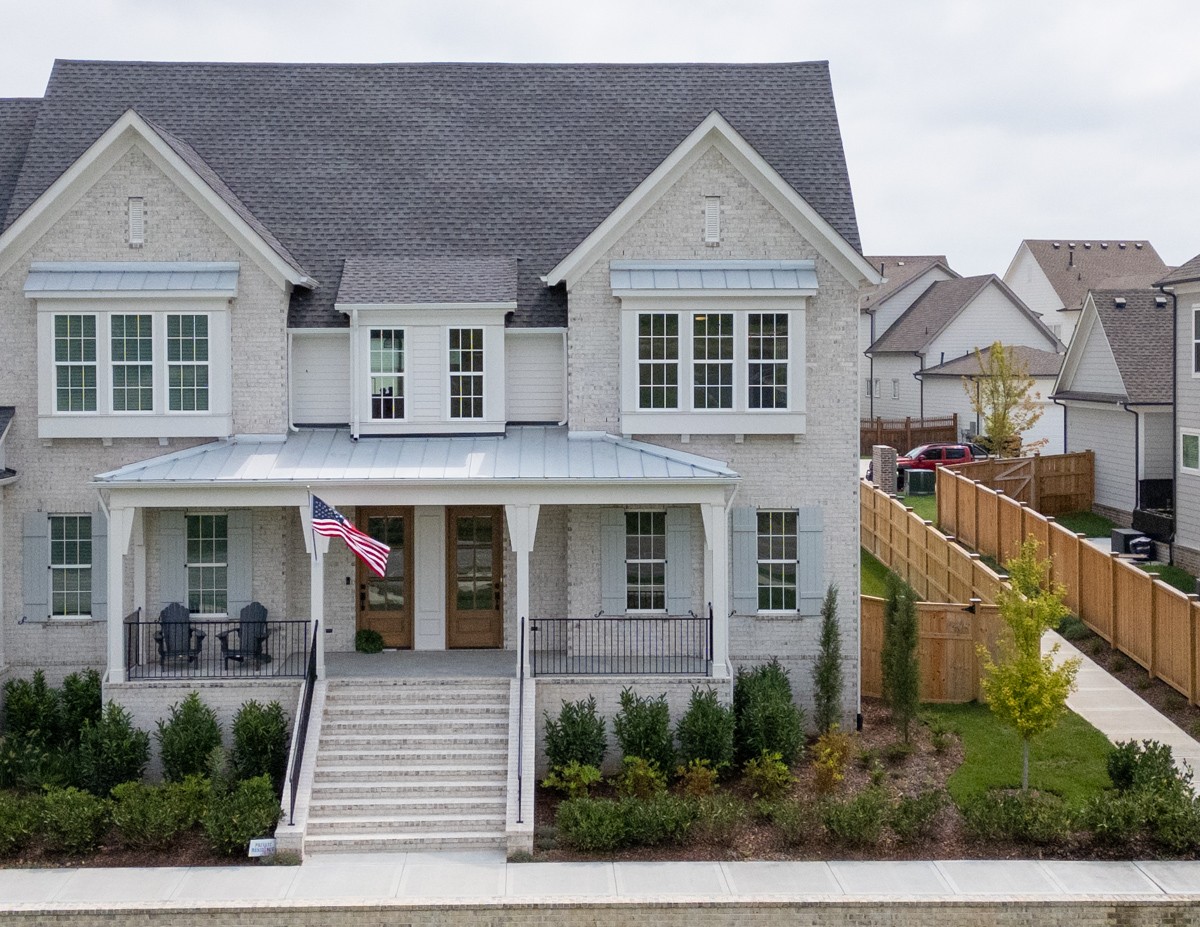 Photo 1 of 49 of 2091 Hollydale Alley townhome