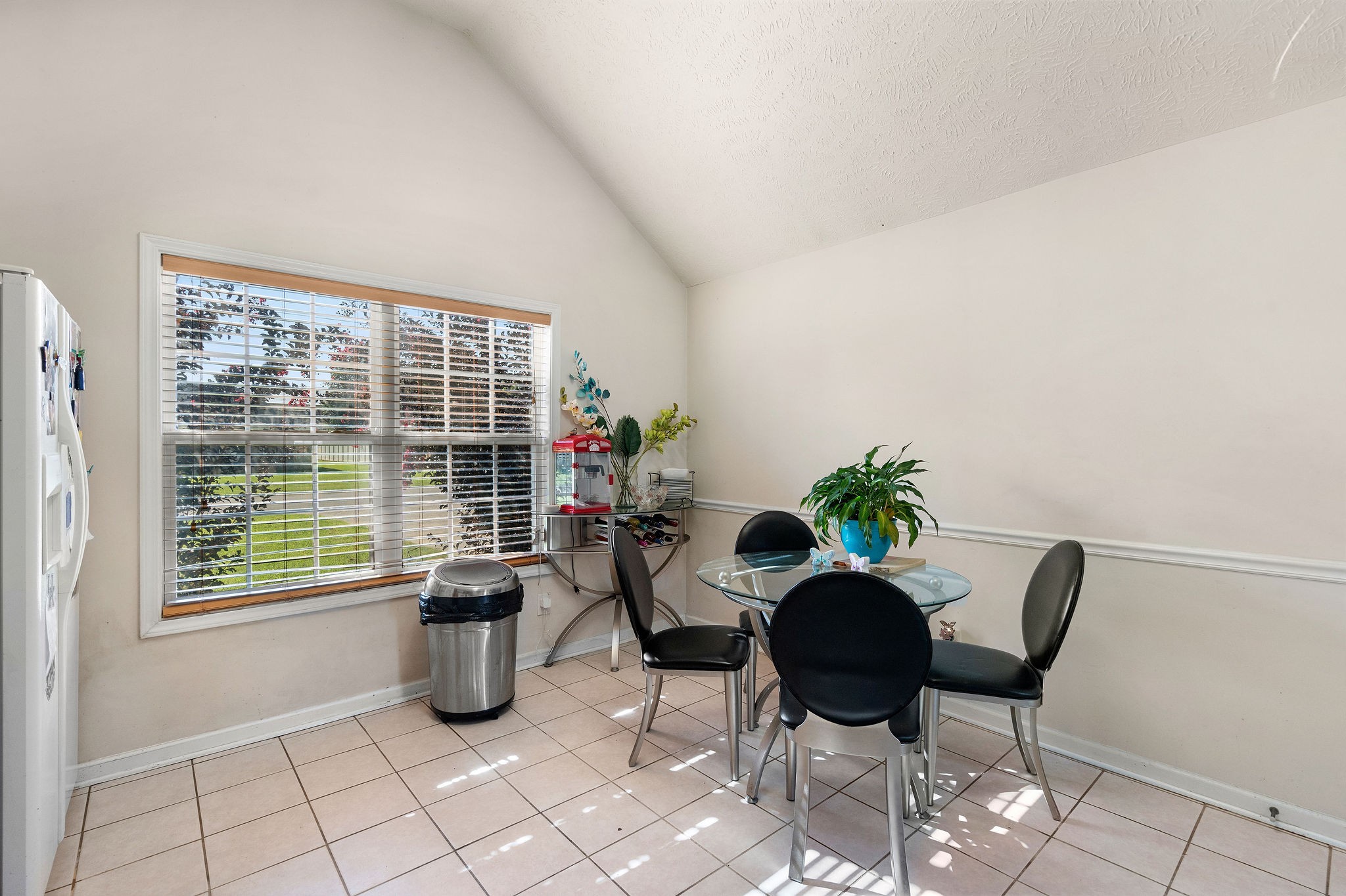 4103 Lenore Ln