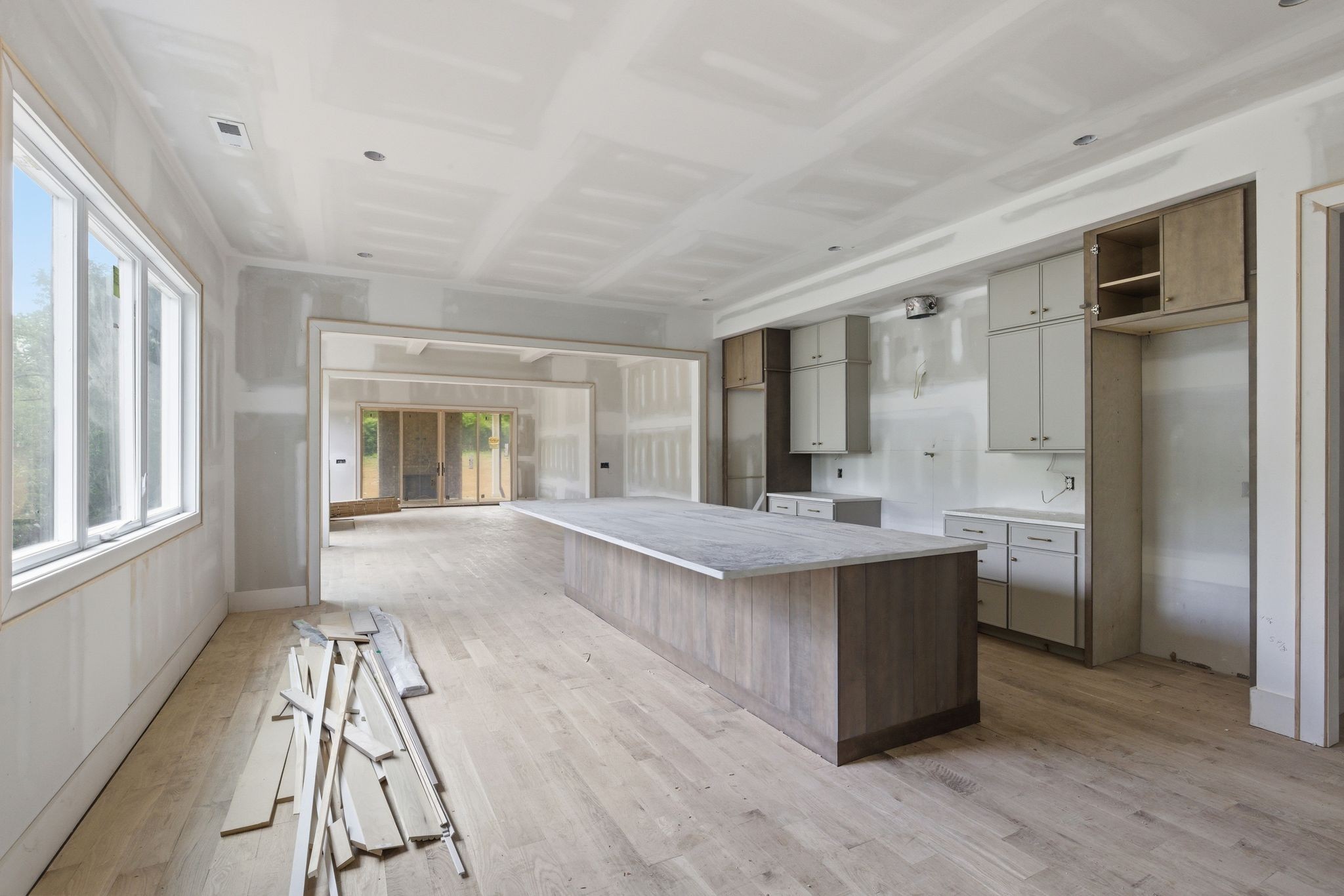 2203 Castleman Dr