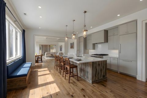 2203 Castleman Dr Nashville TN 37215