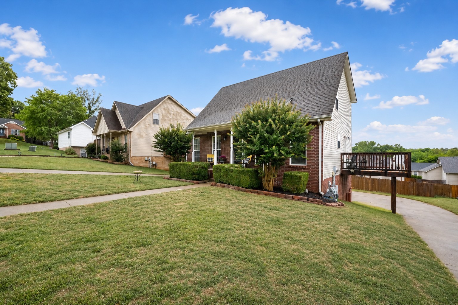 644 Foxfield Dr