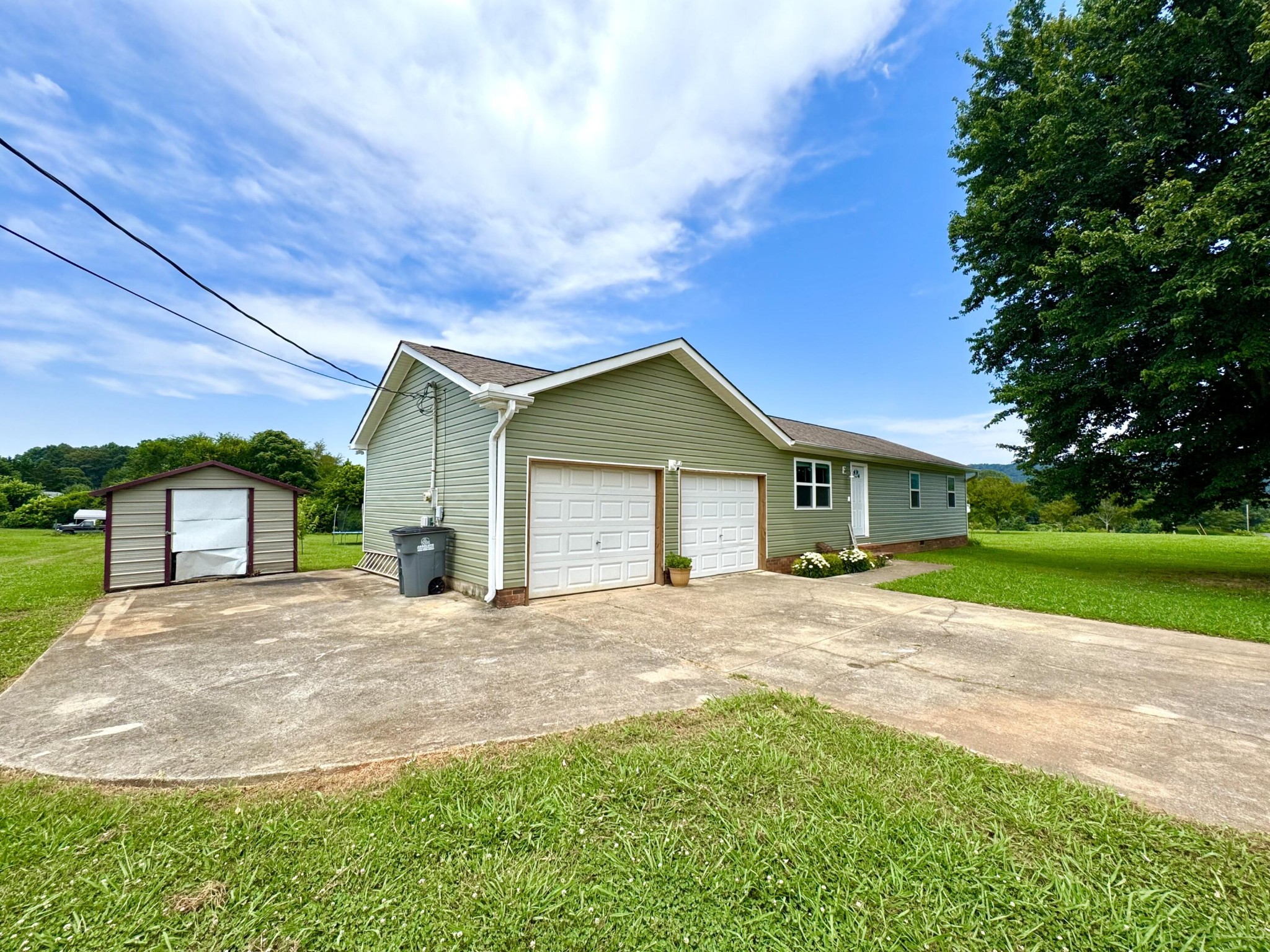 1828 Saunders Road