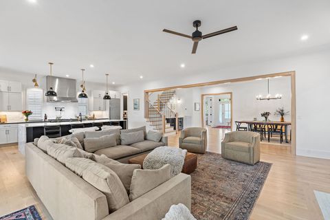 916 Acklen Ave Nashville TN 37203