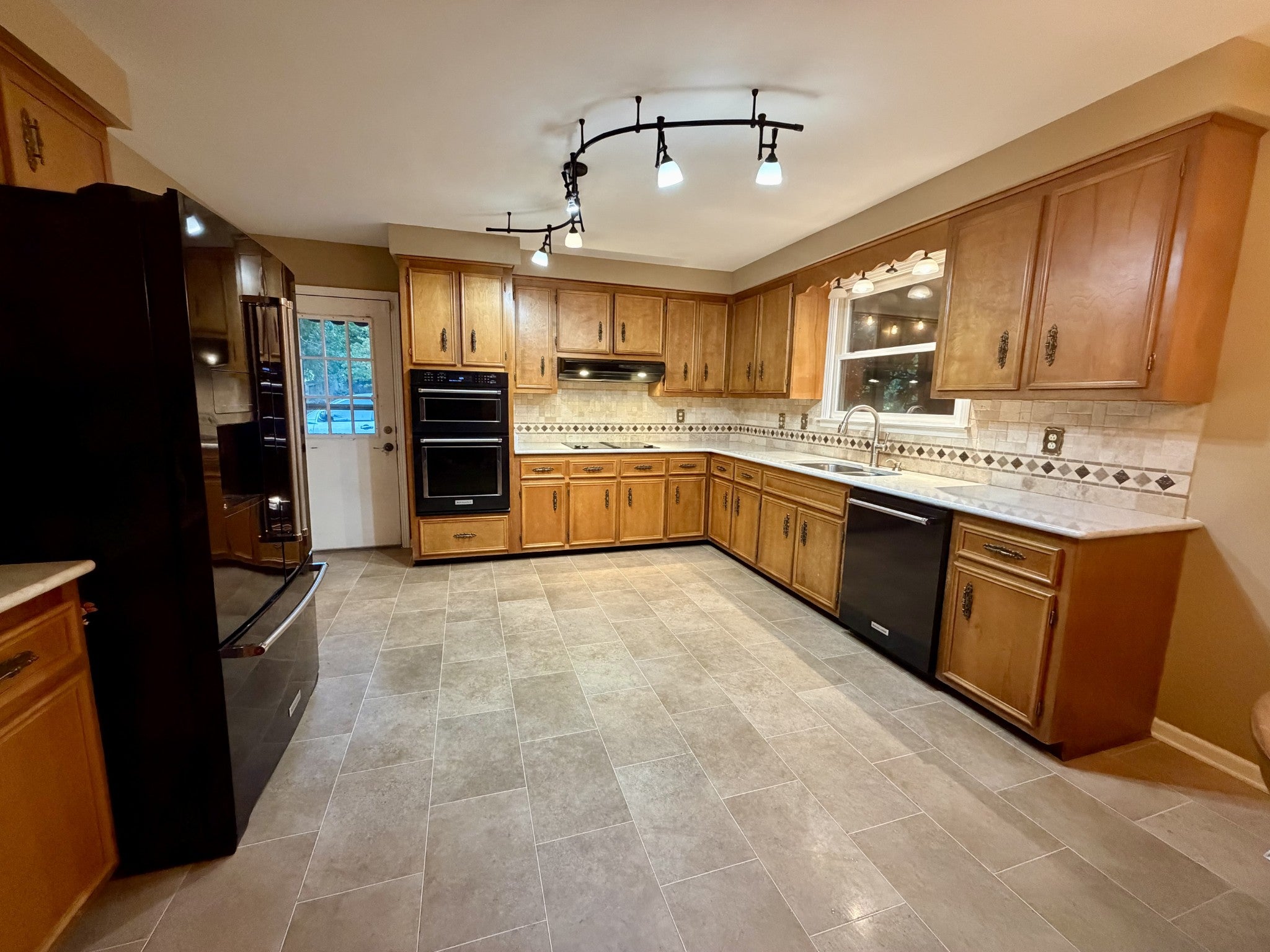 580 Stratford Way