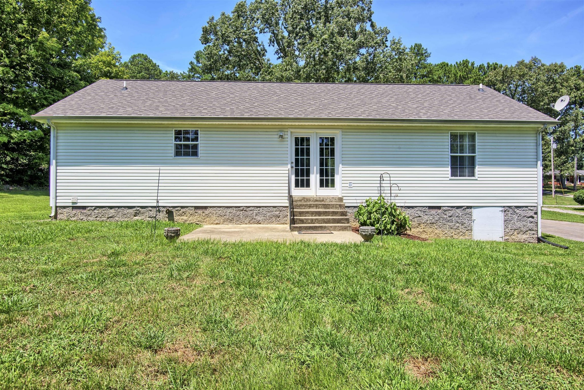 7102 Bahne Rd